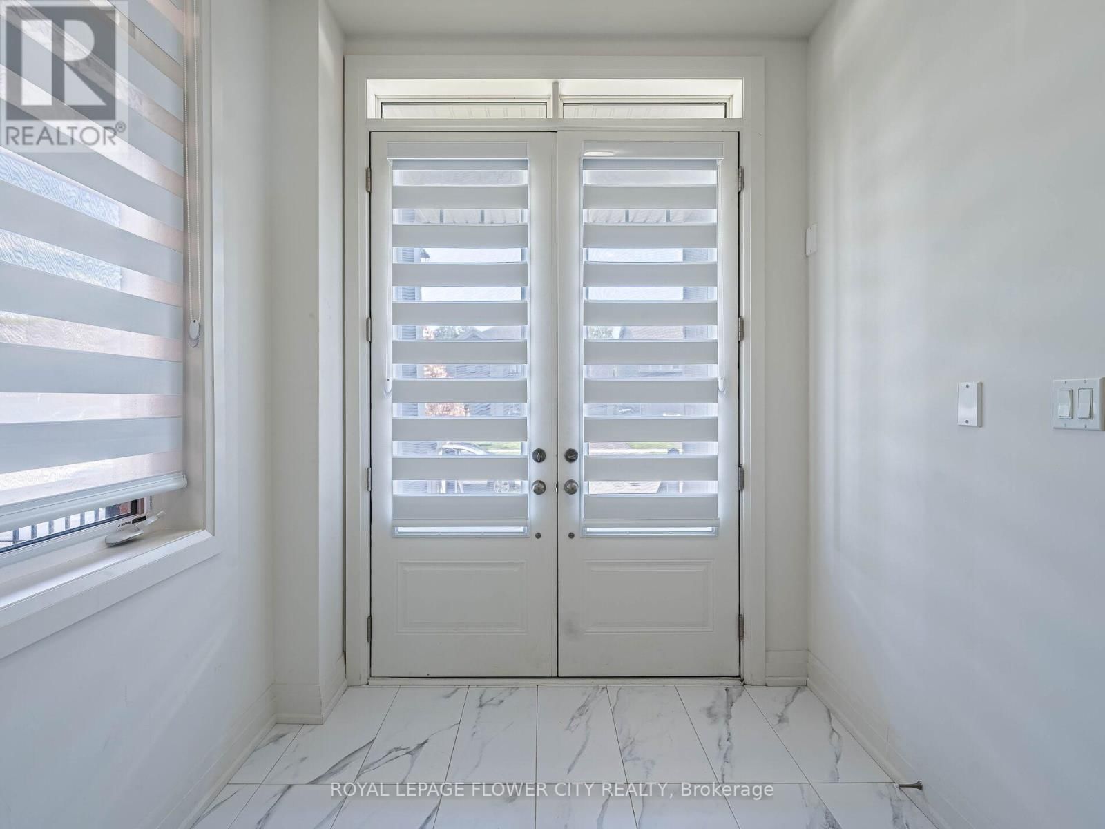 26 HUMMINGBIRD GROVE Image 5