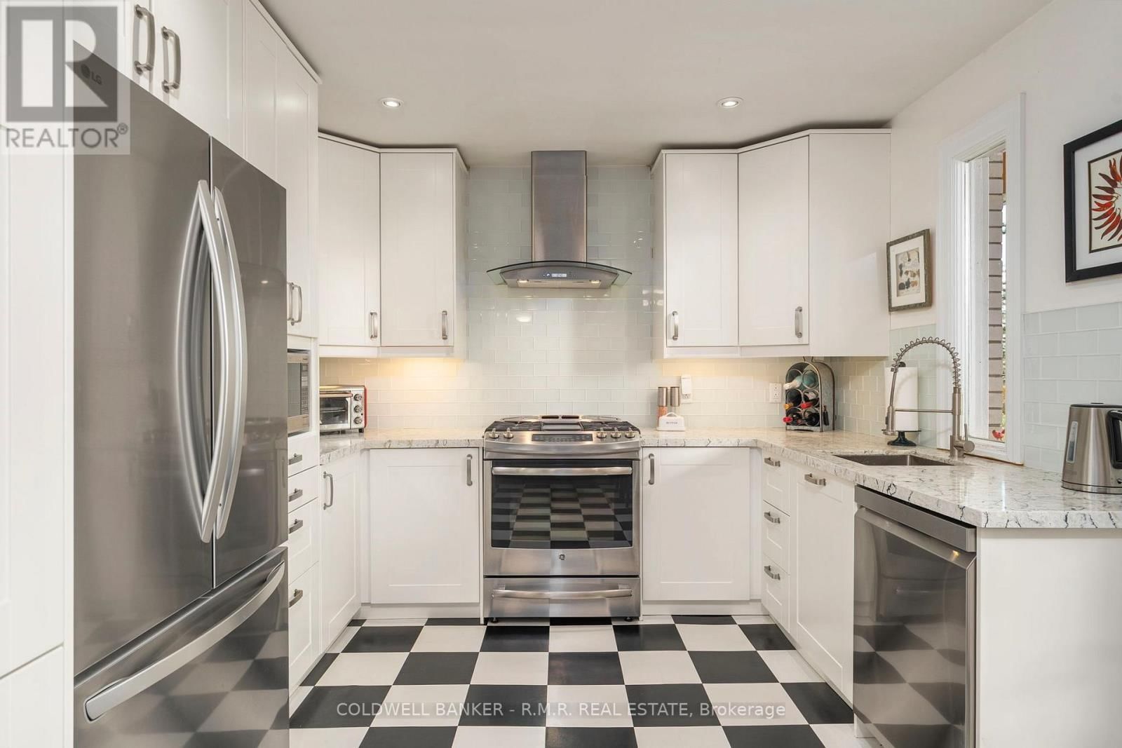 126 PARK STREET Image 17