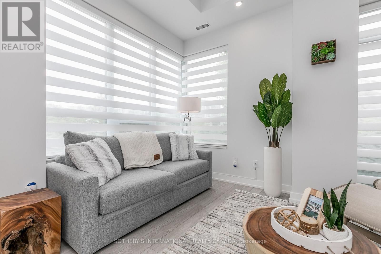 137 - 331 BROWARD WAY Image 17