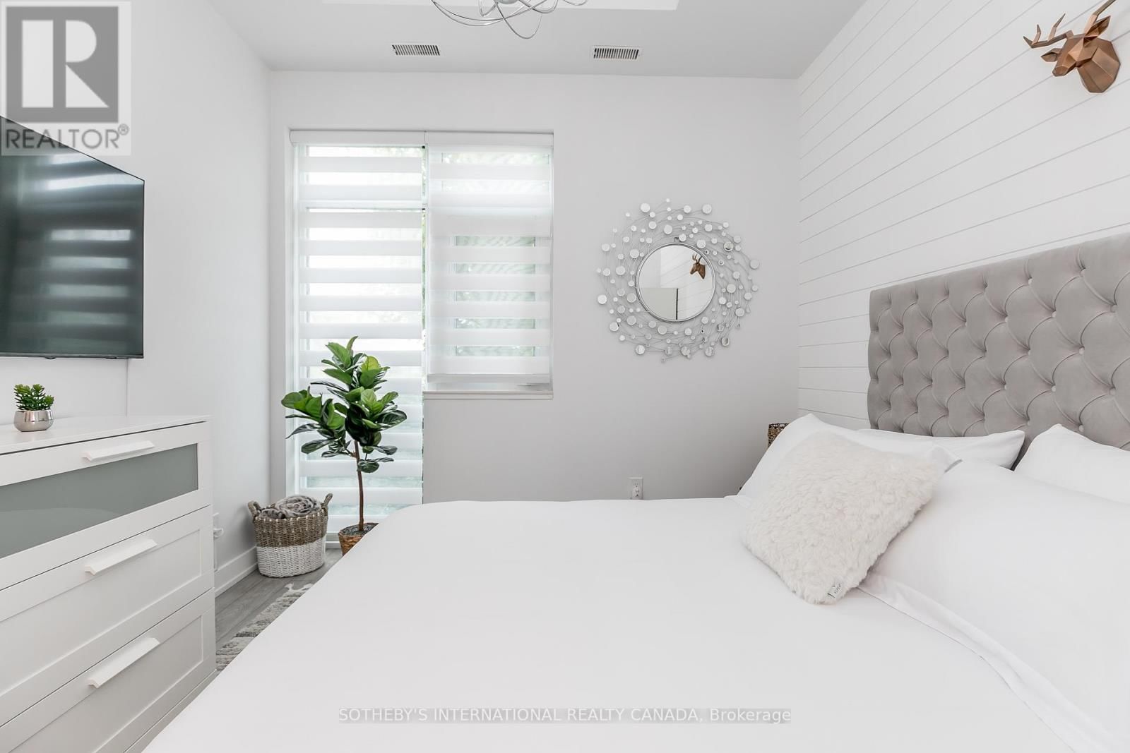 137 - 331 BROWARD WAY Image 35