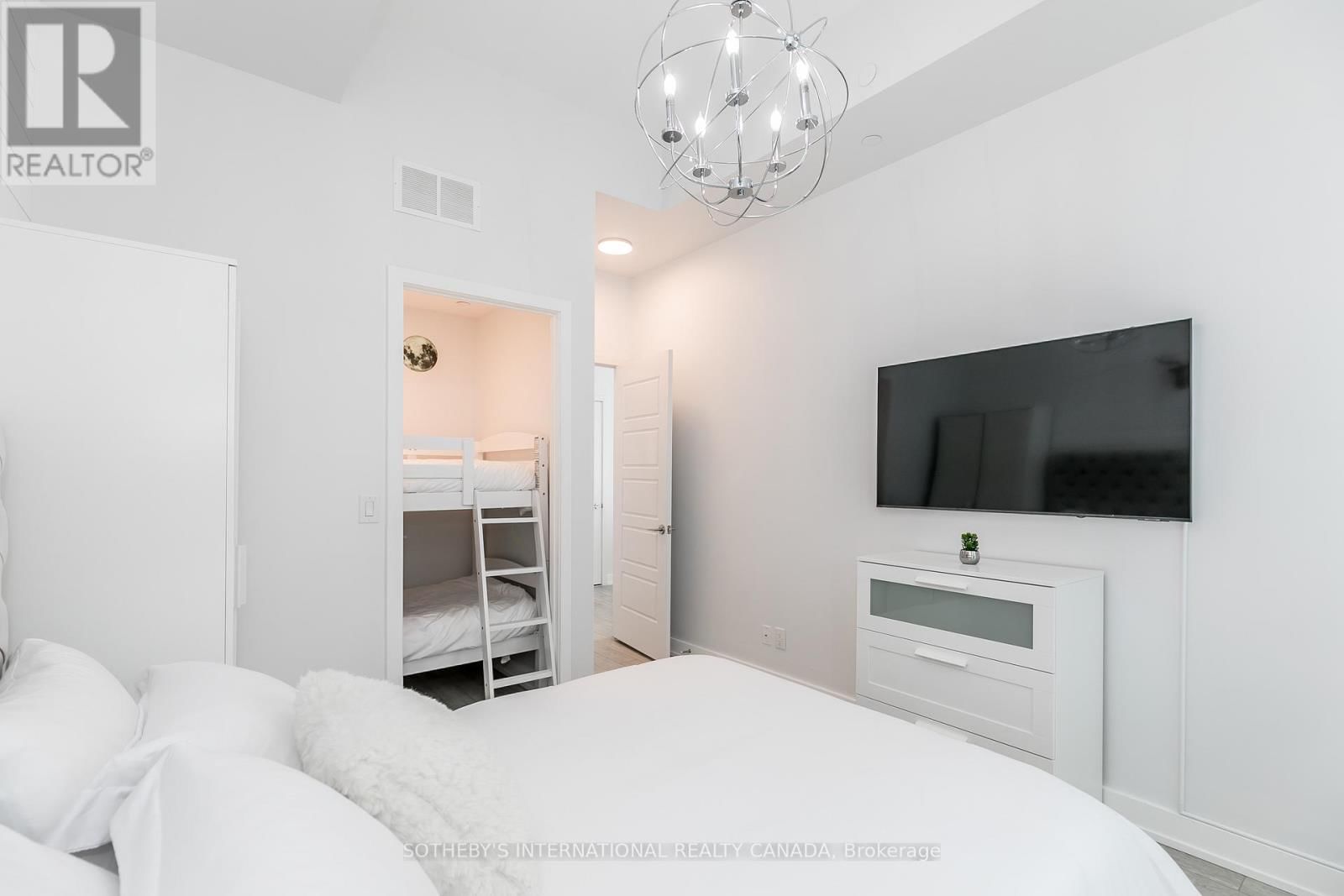 137 - 331 BROWARD WAY Image 37