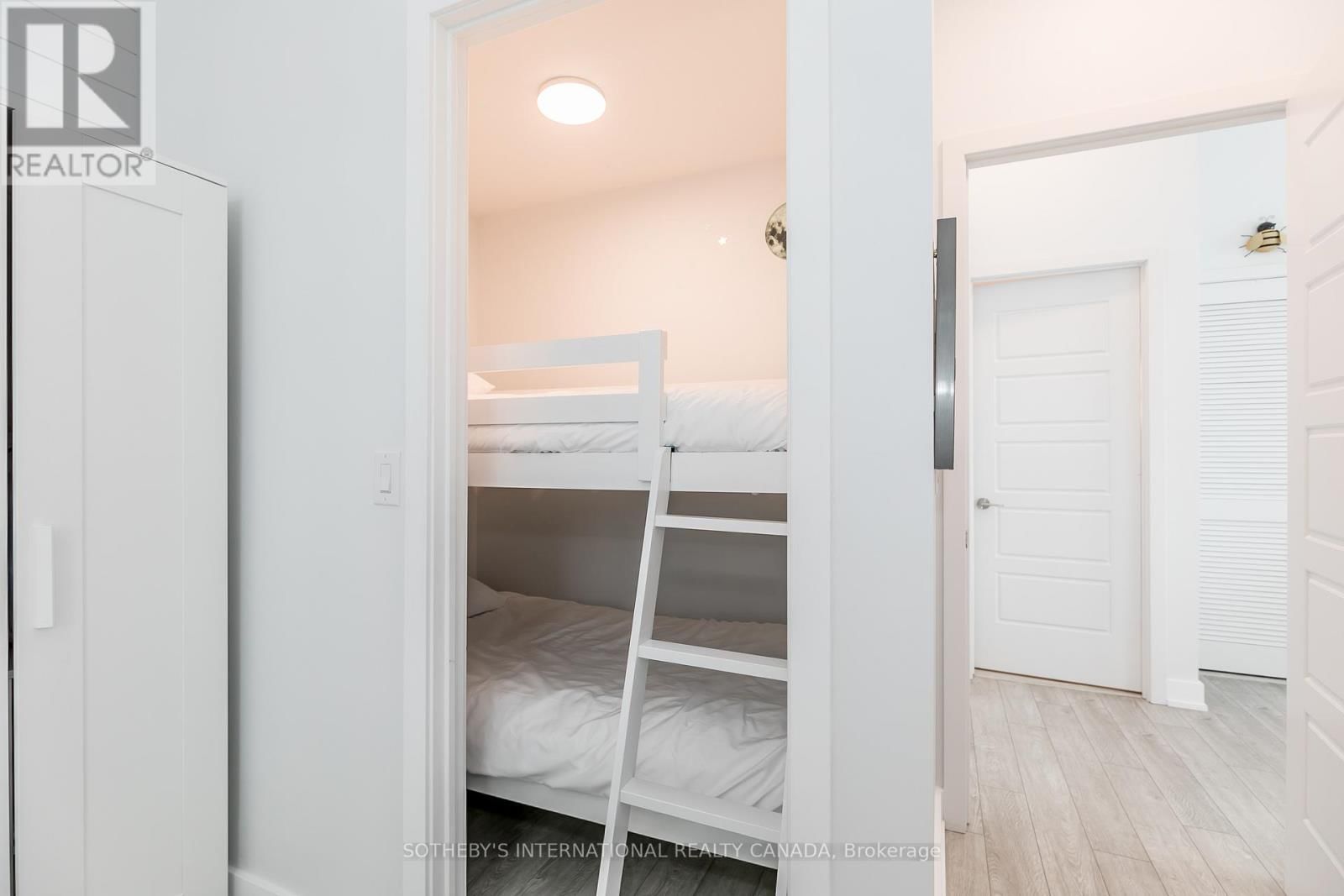 137 - 331 BROWARD WAY Image 38