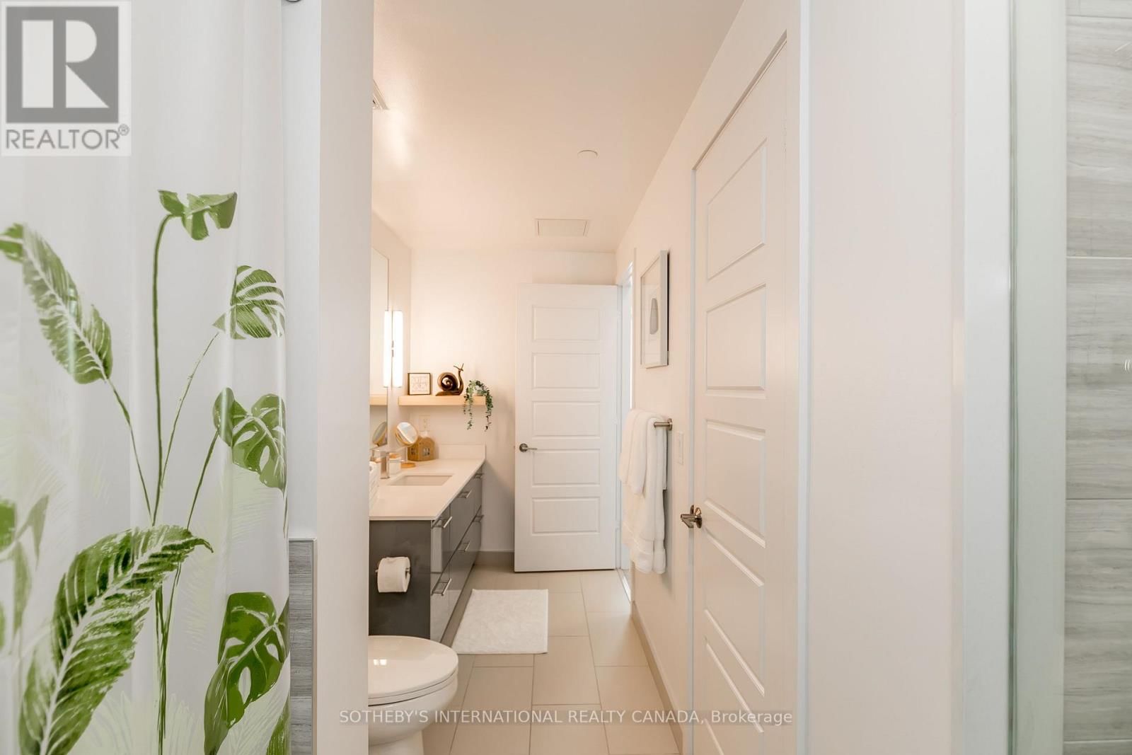 137 - 331 BROWARD WAY Image 42