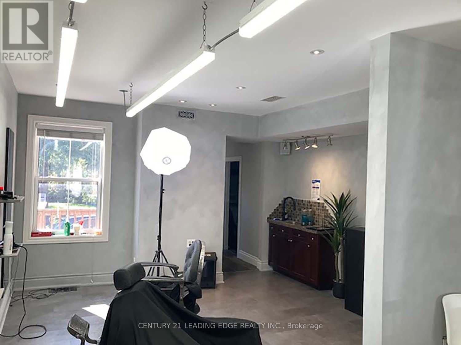 6391 MAIN STREET Image 19