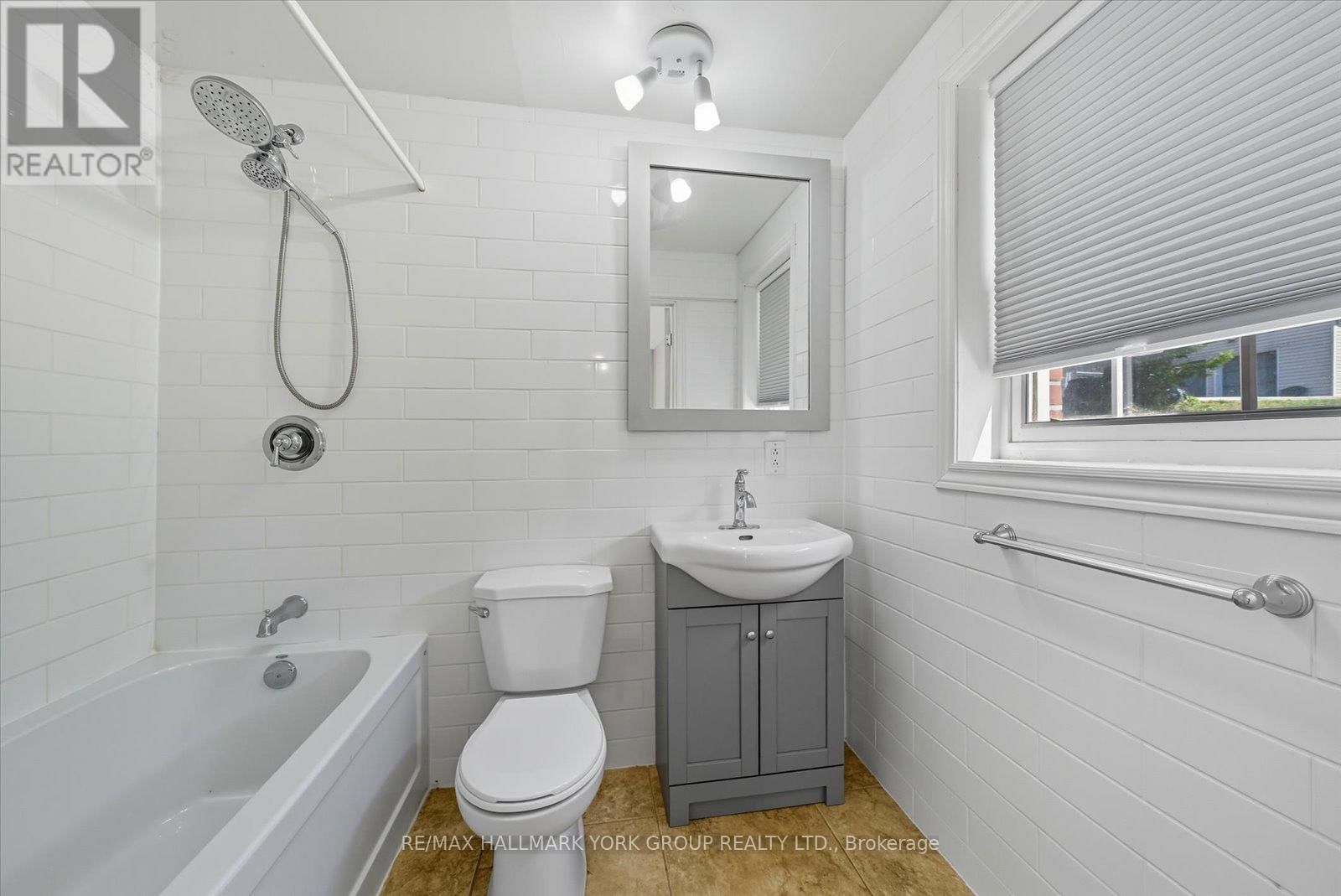 3815 KING ROAD Image 38