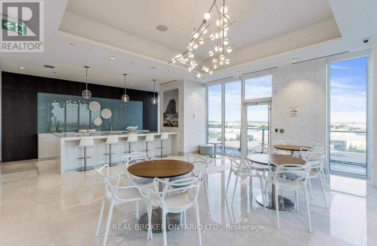 618 - 9000 JANE STREET Image 24