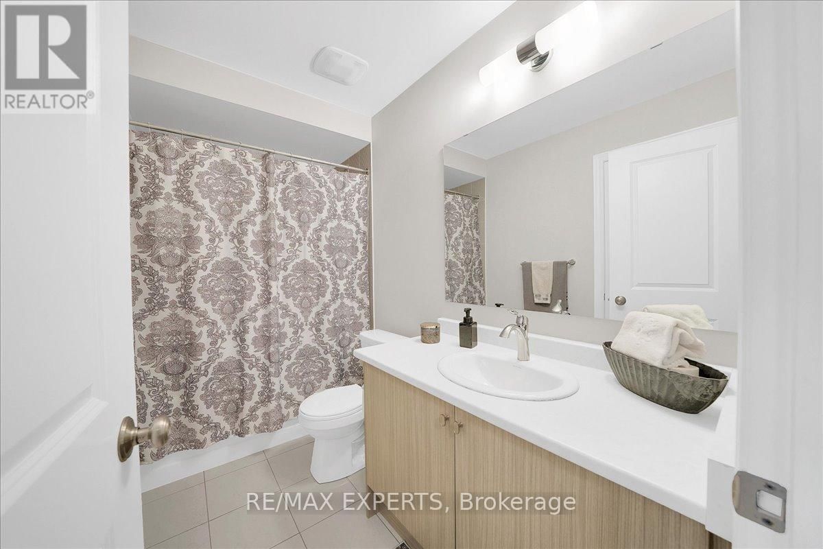 76 CLIFFORD CRESCENT Image 23