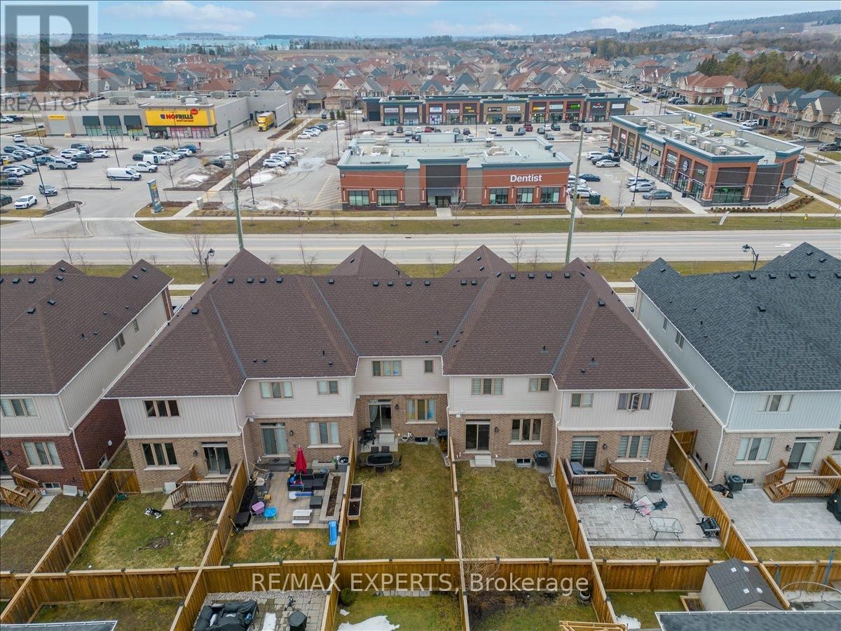 76 CLIFFORD CRESCENT Image 36