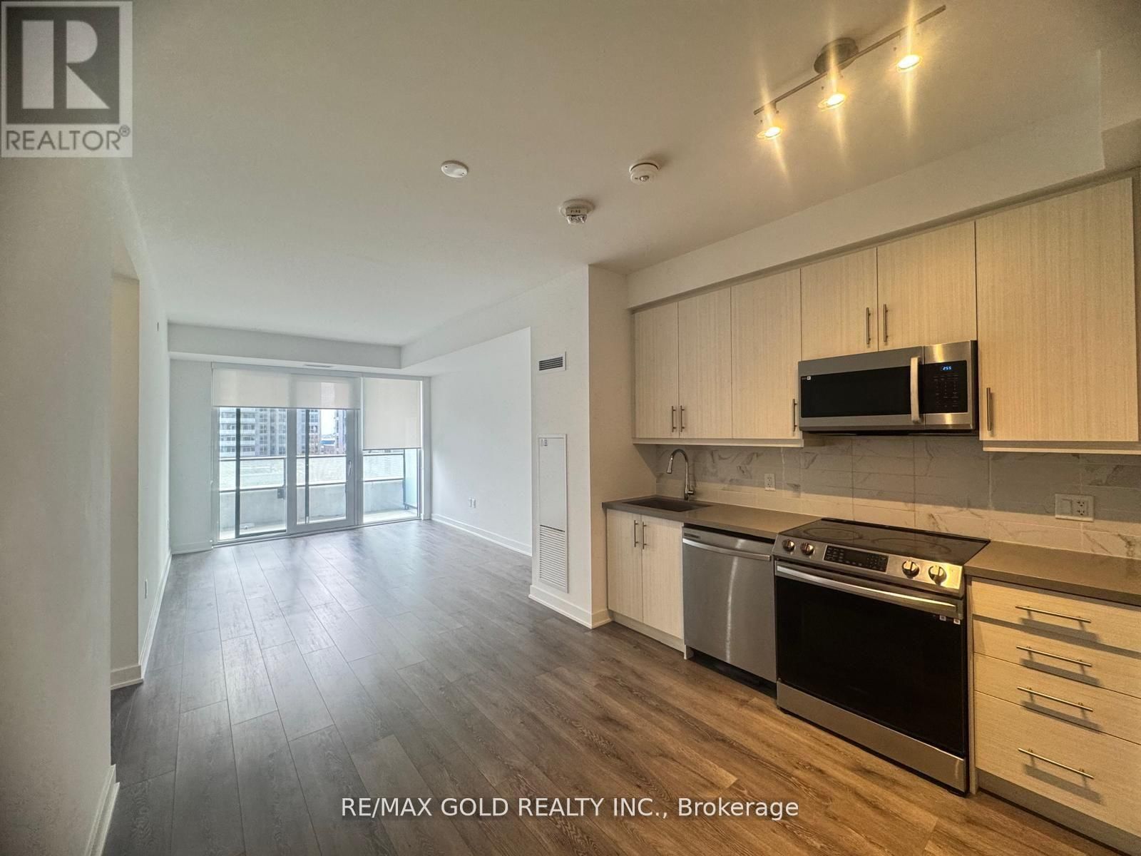 508 - 105 ONEIDA CRESCENT Image 5