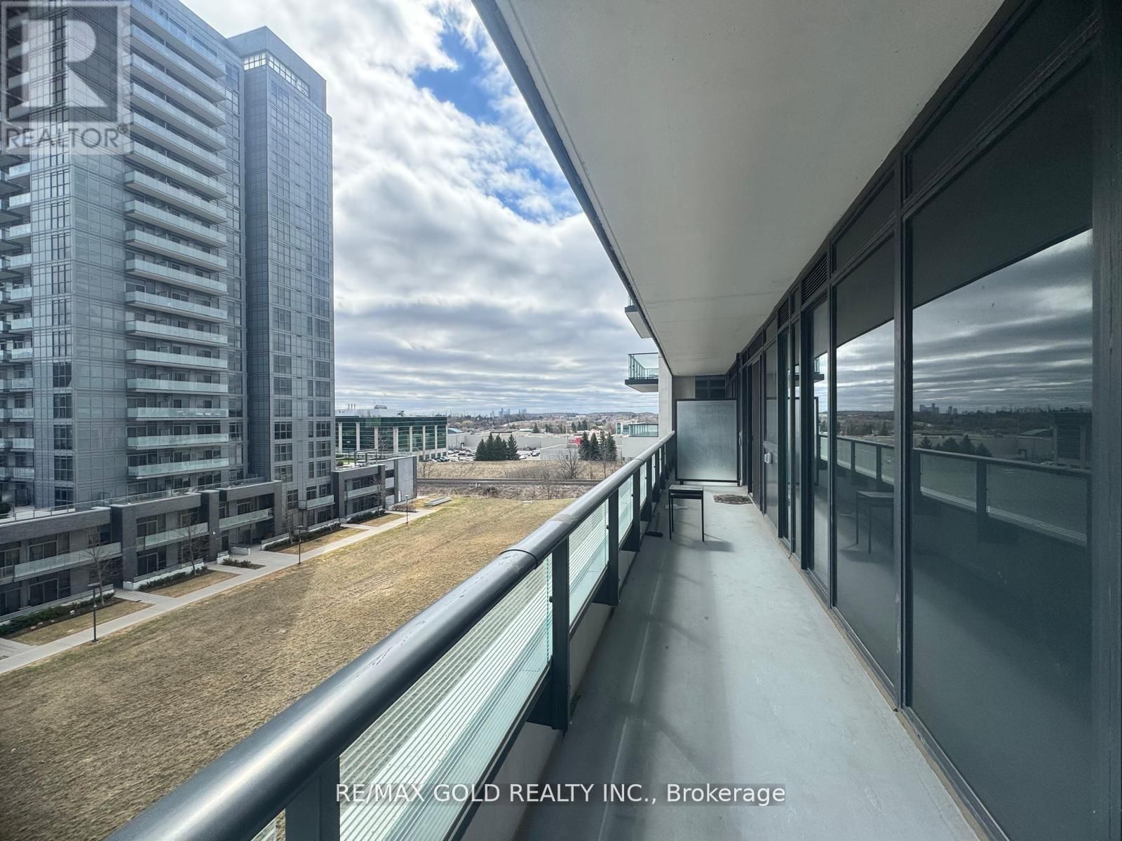 508 - 105 ONEIDA CRESCENT Image 9