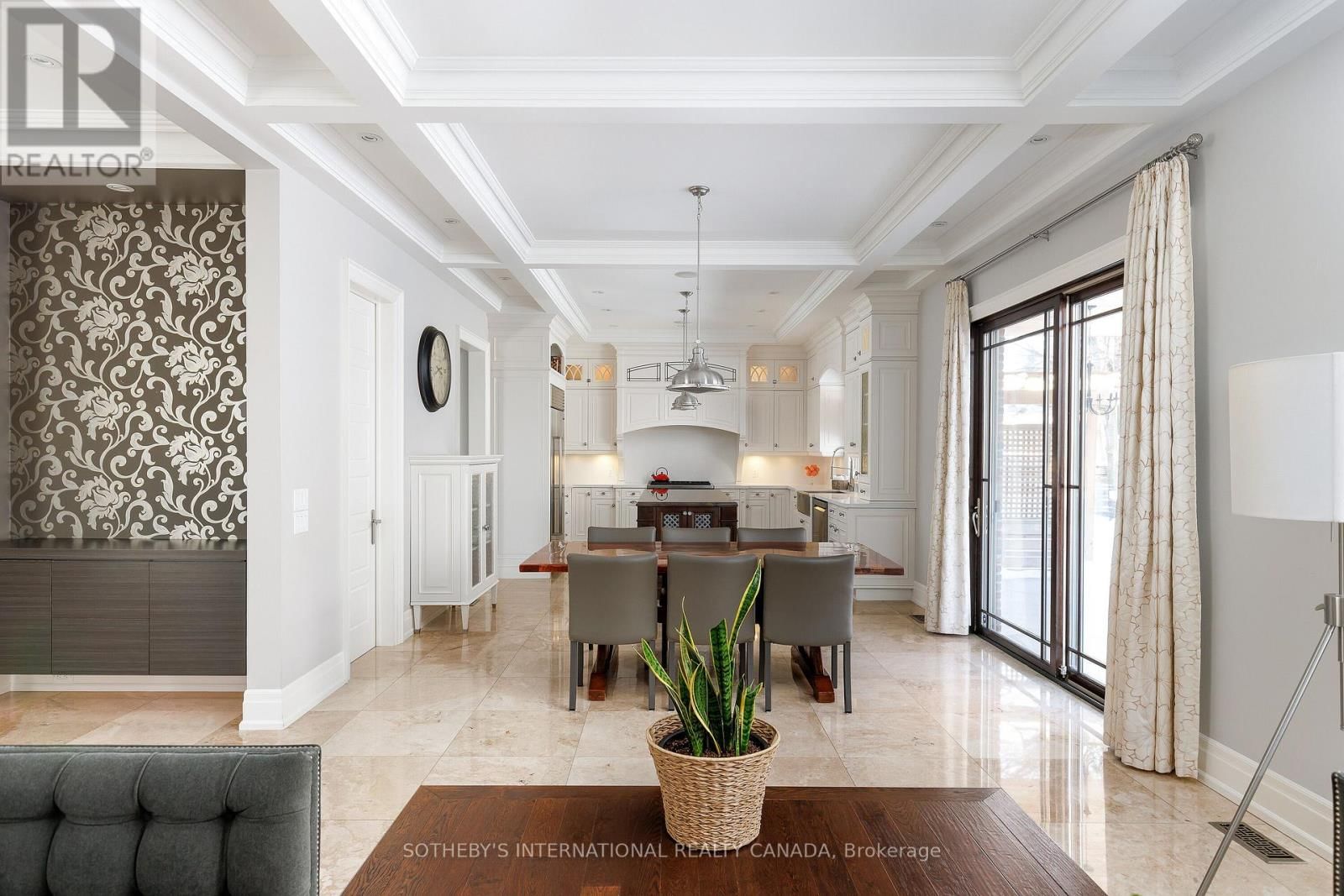 6 WELLER CRESCENT Image 12