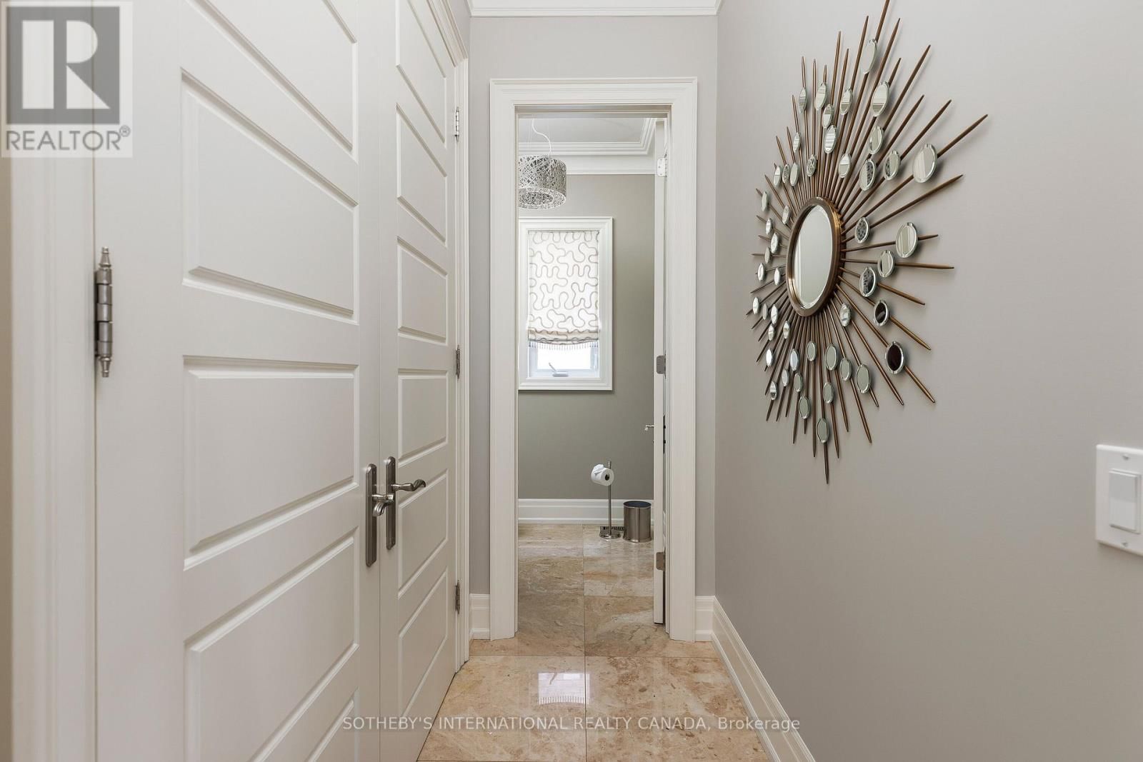 6 WELLER CRESCENT Image 19