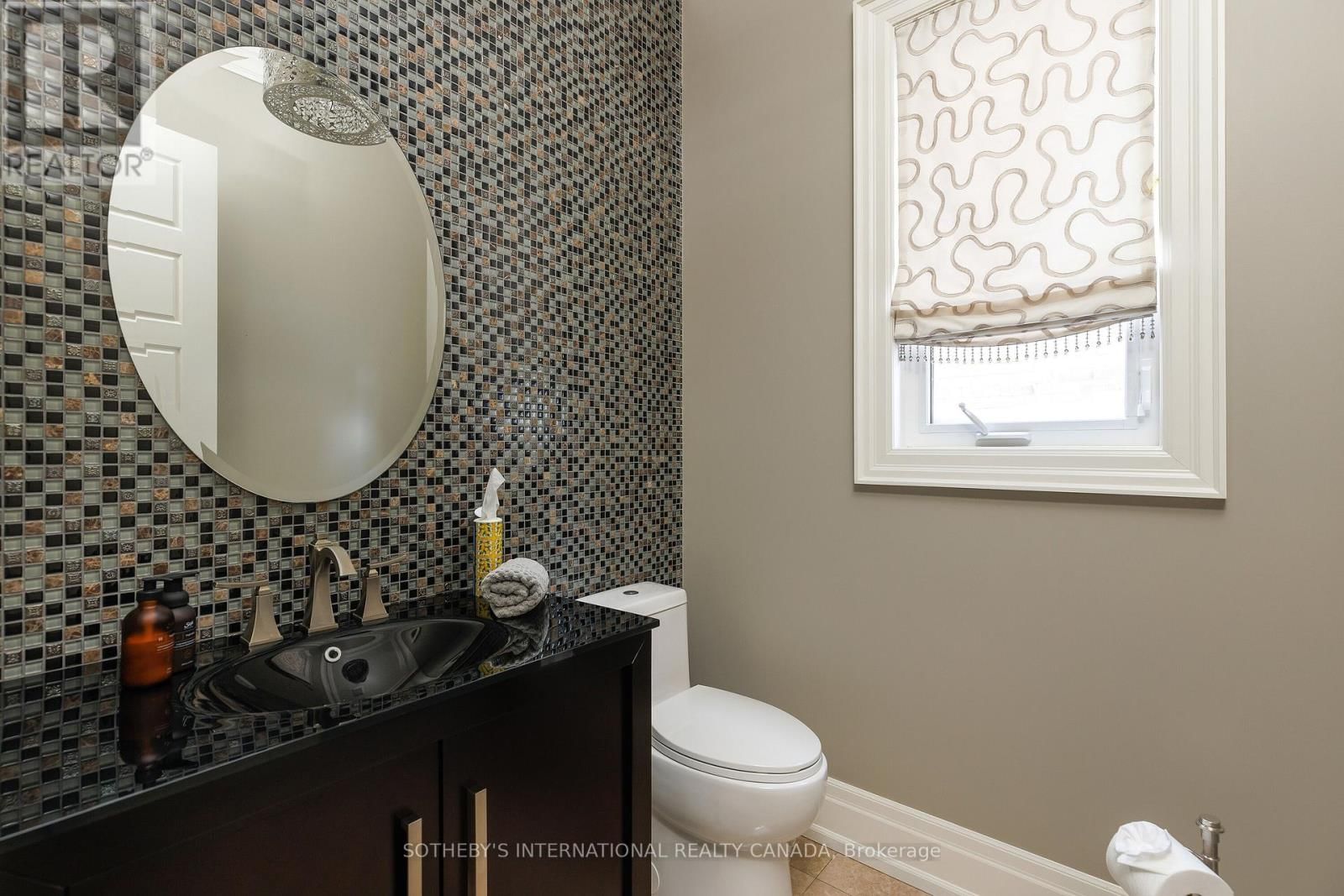 6 WELLER CRESCENT Image 20