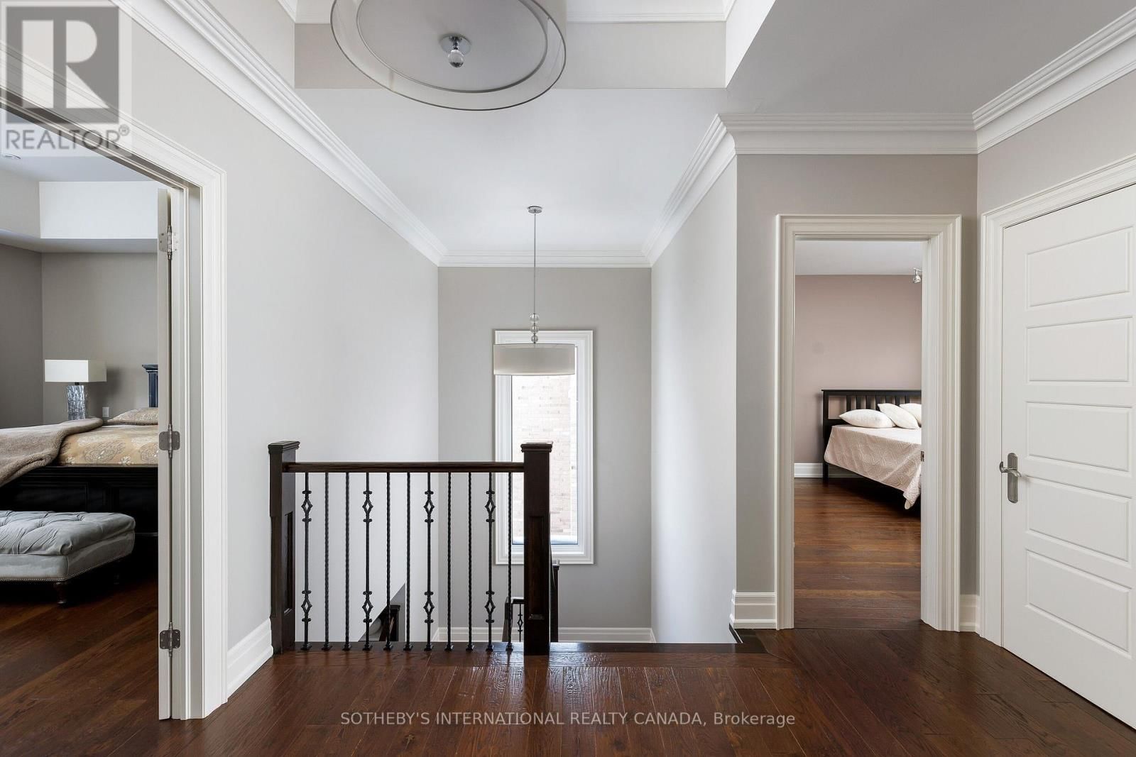 6 WELLER CRESCENT Image 22