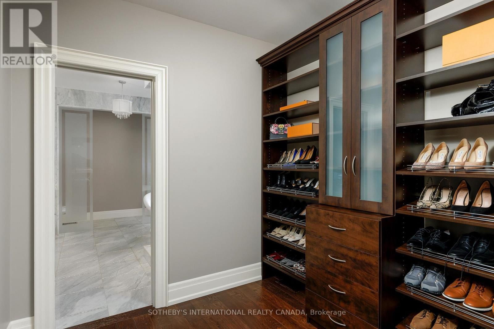 6 WELLER CRESCENT Image 26