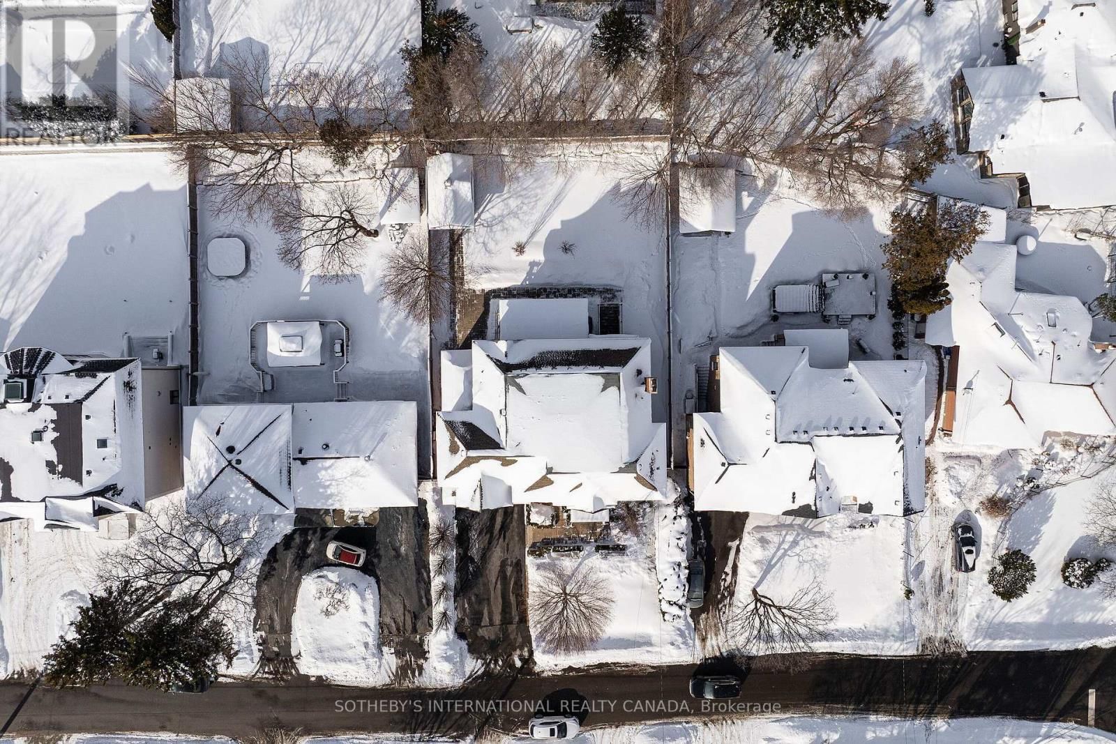 6 WELLER CRESCENT Image 46