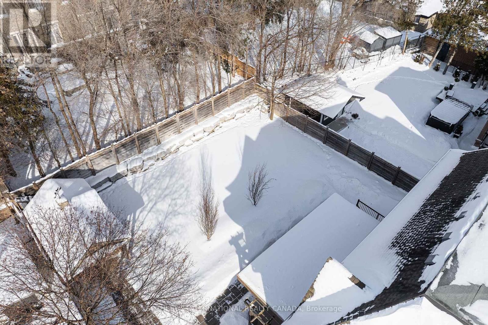 6 WELLER CRESCENT Image 47