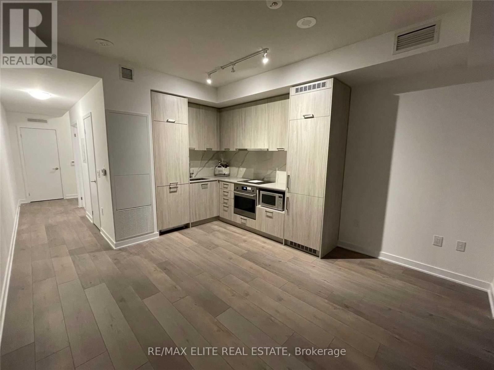 917 - 10 HONEYCRISP CRESCENT Image 2