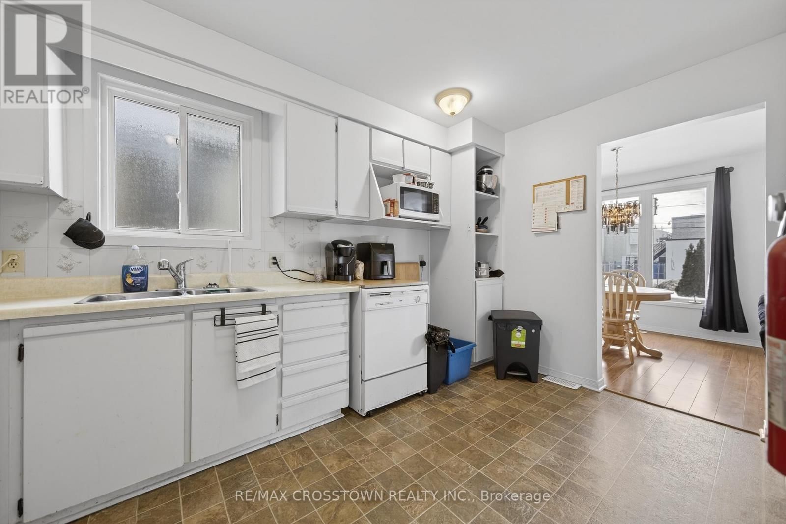 58 ALBERT STREET EAST Image 20