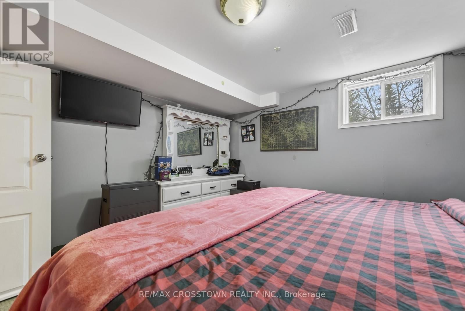 58 ALBERT STREET EAST Image 41