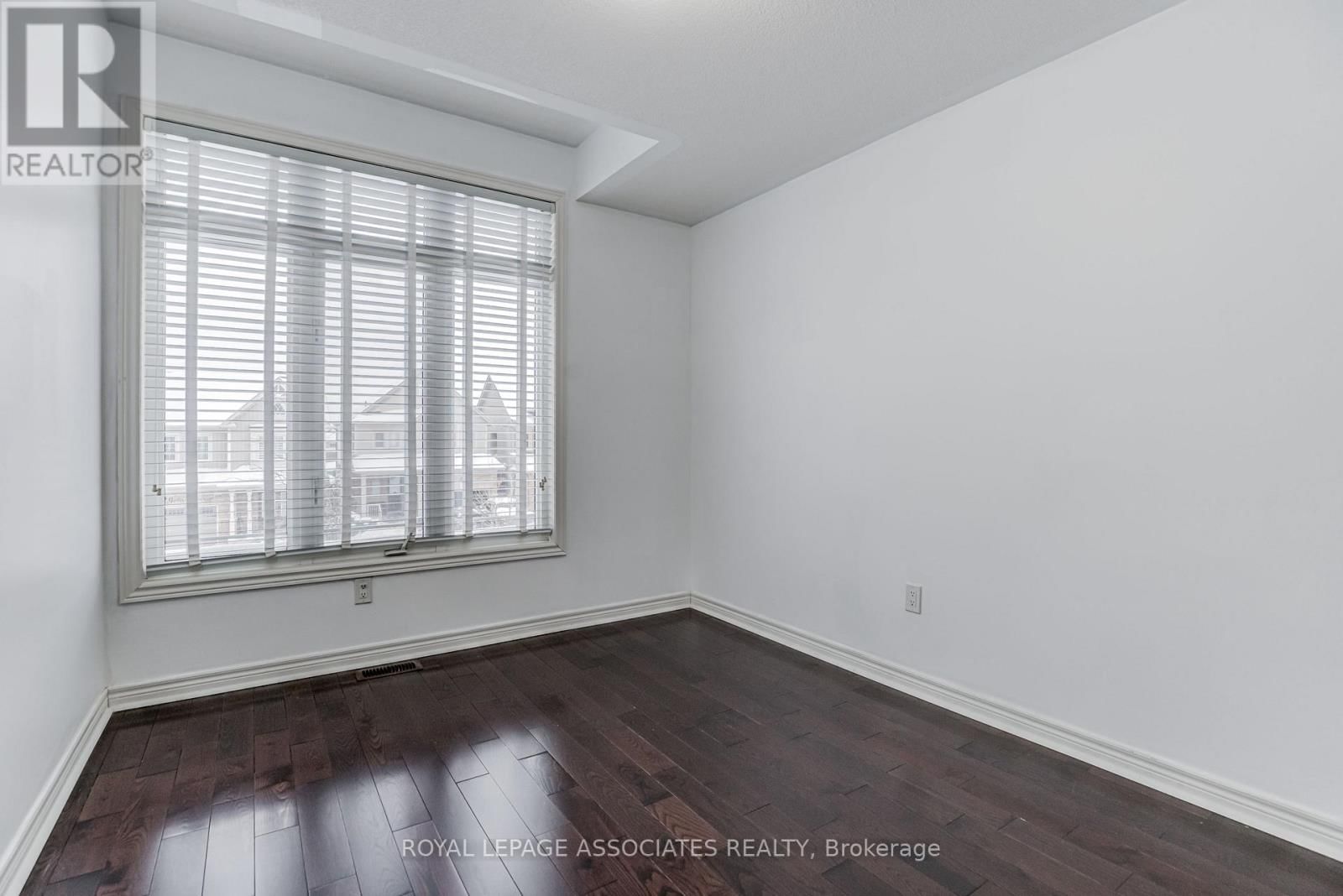 25 GALLAGHER CRESCENT Image 35