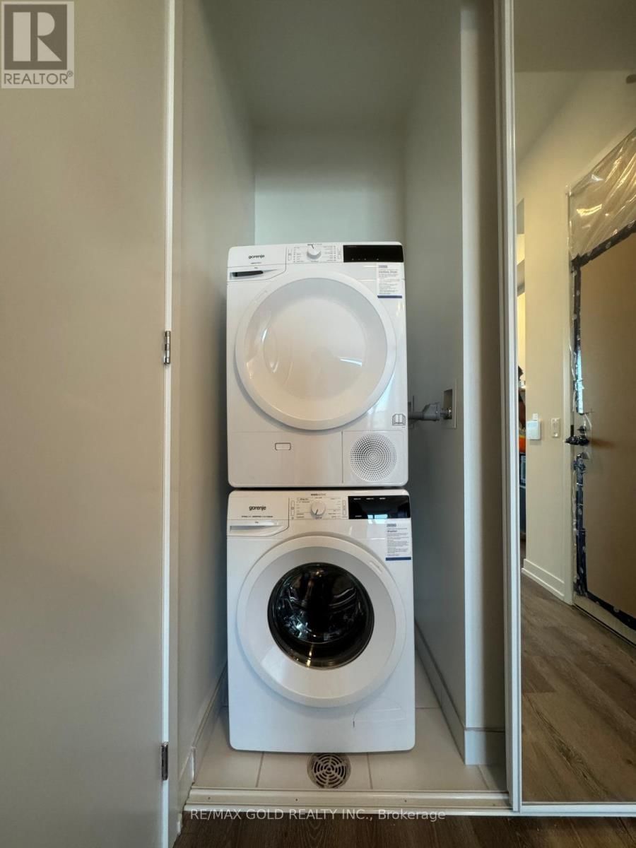 2707 - 225 COMMERCE STREET Image 4