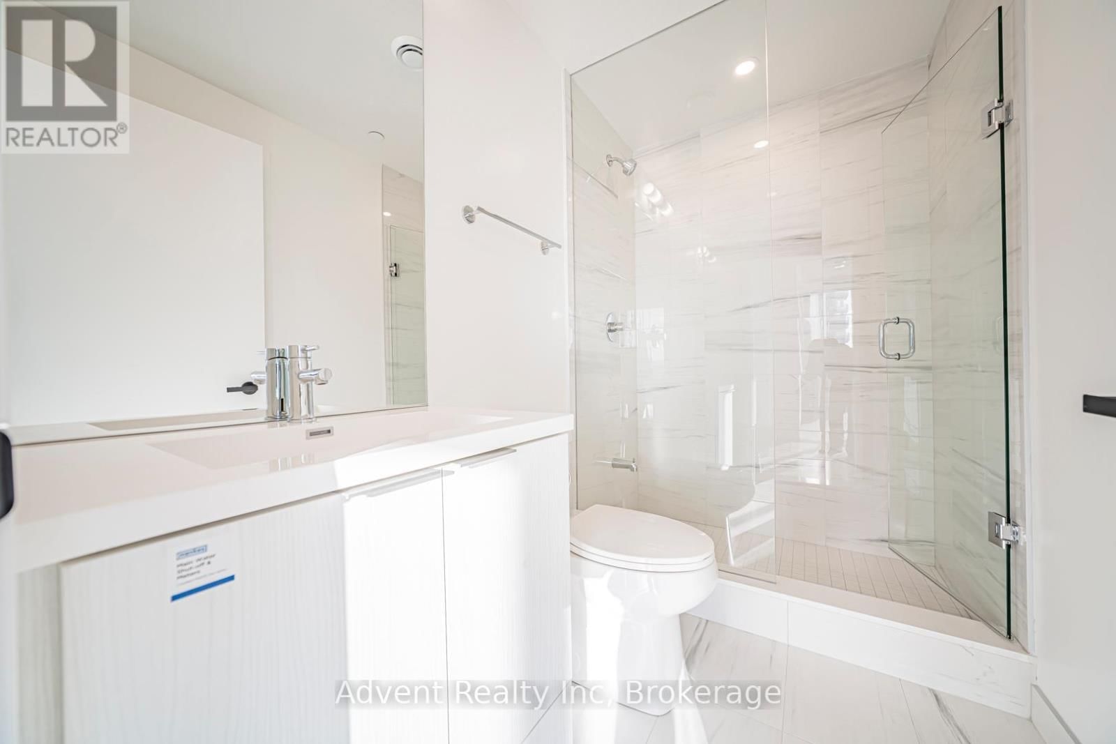 5512 - 8 INTERCHANGE WAY Image 14