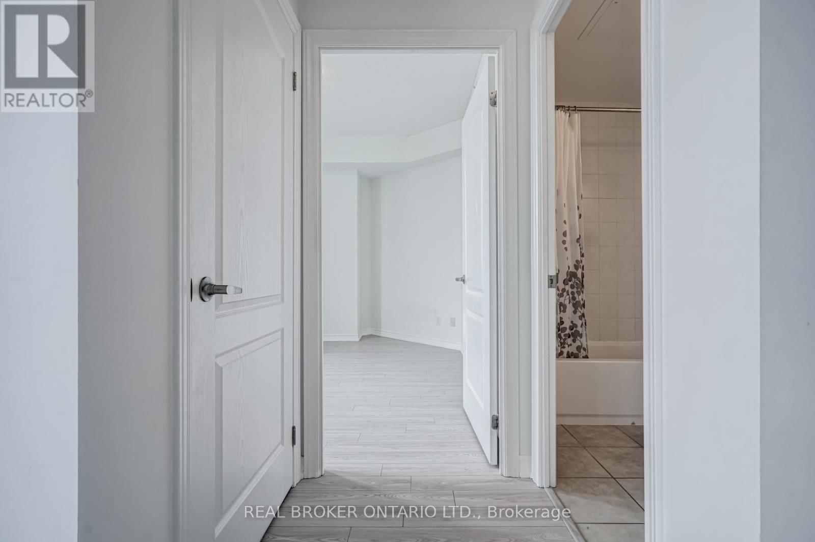 618 - 8323 KENNEDY ROAD Image 14