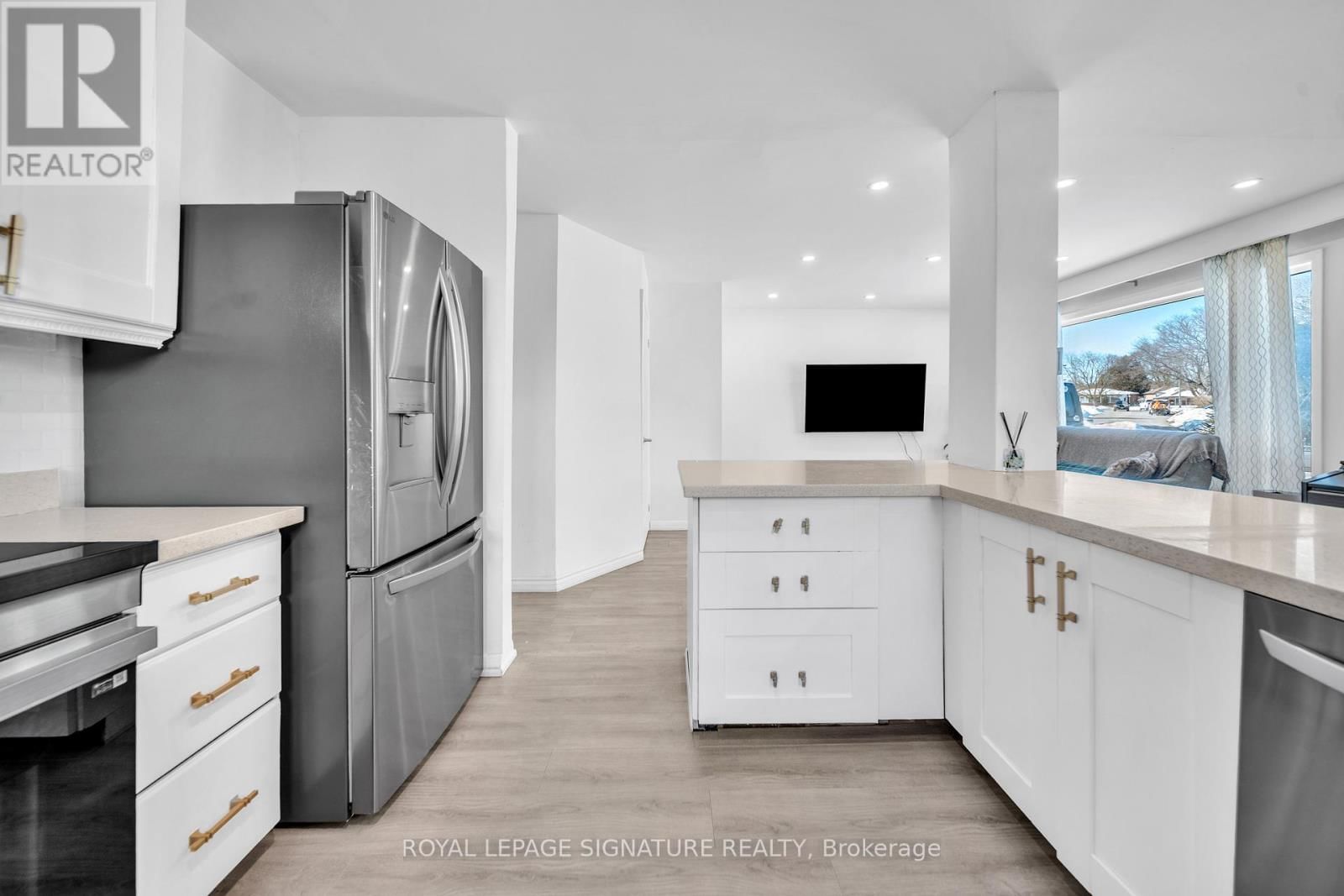 21 HURON COURT Image 15