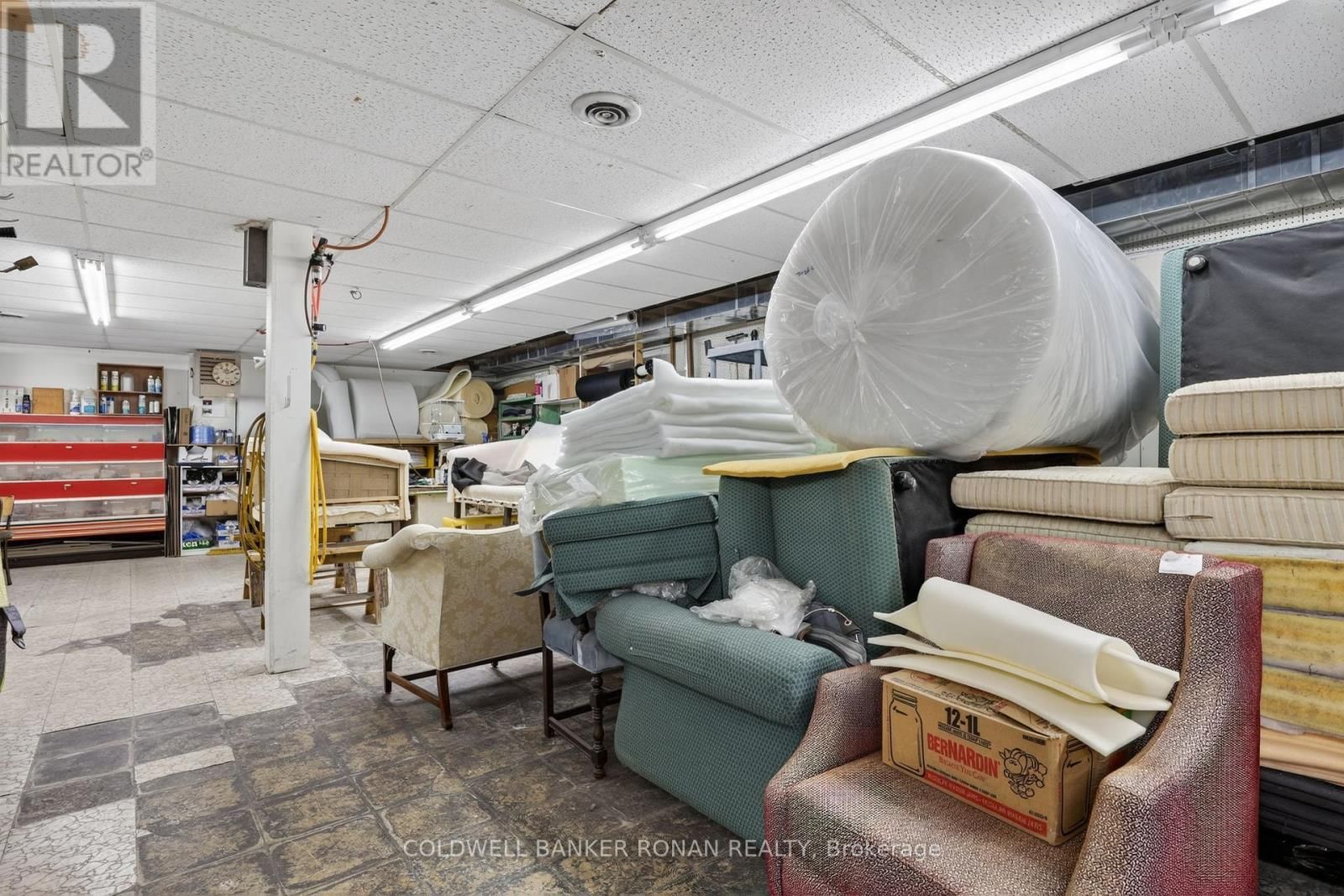 Unit C - 5870 KING ROAD Image 35