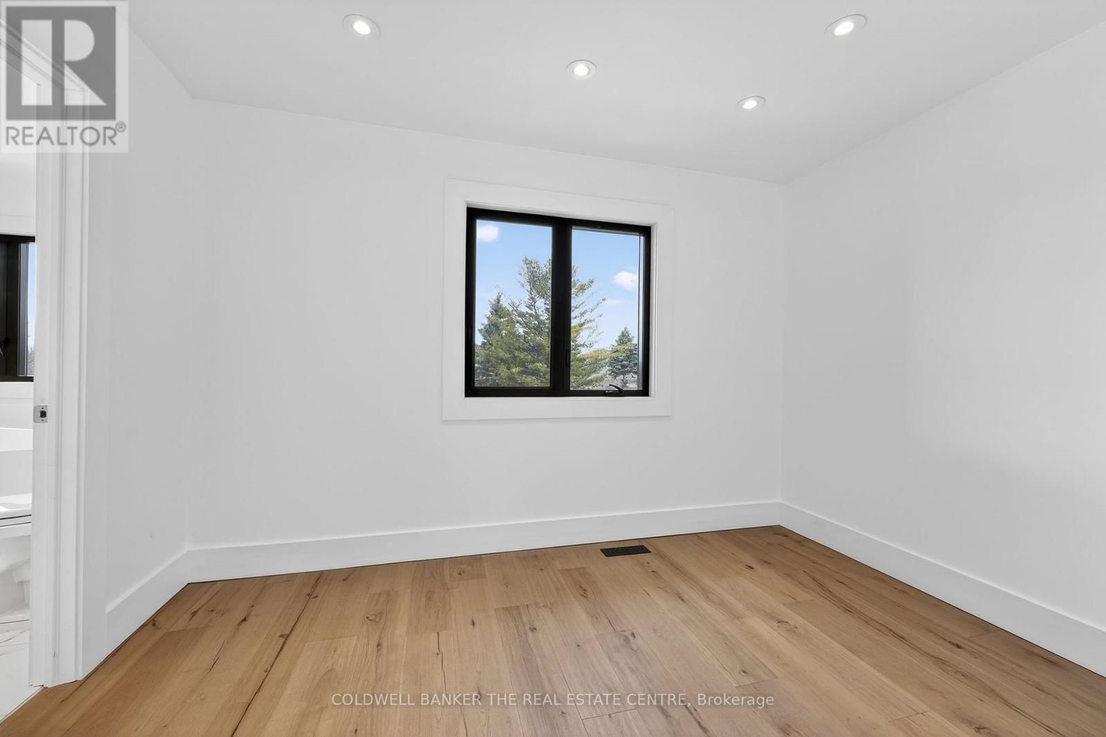 8 BROWNLEE DRIVE Image 23