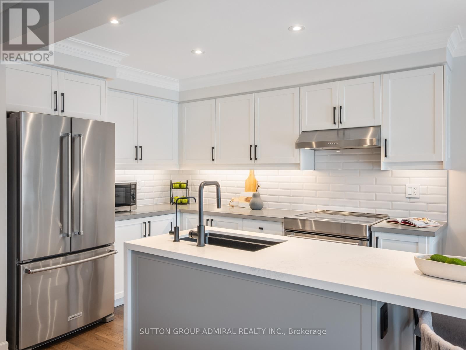 14 BOOTH STREET Image 10