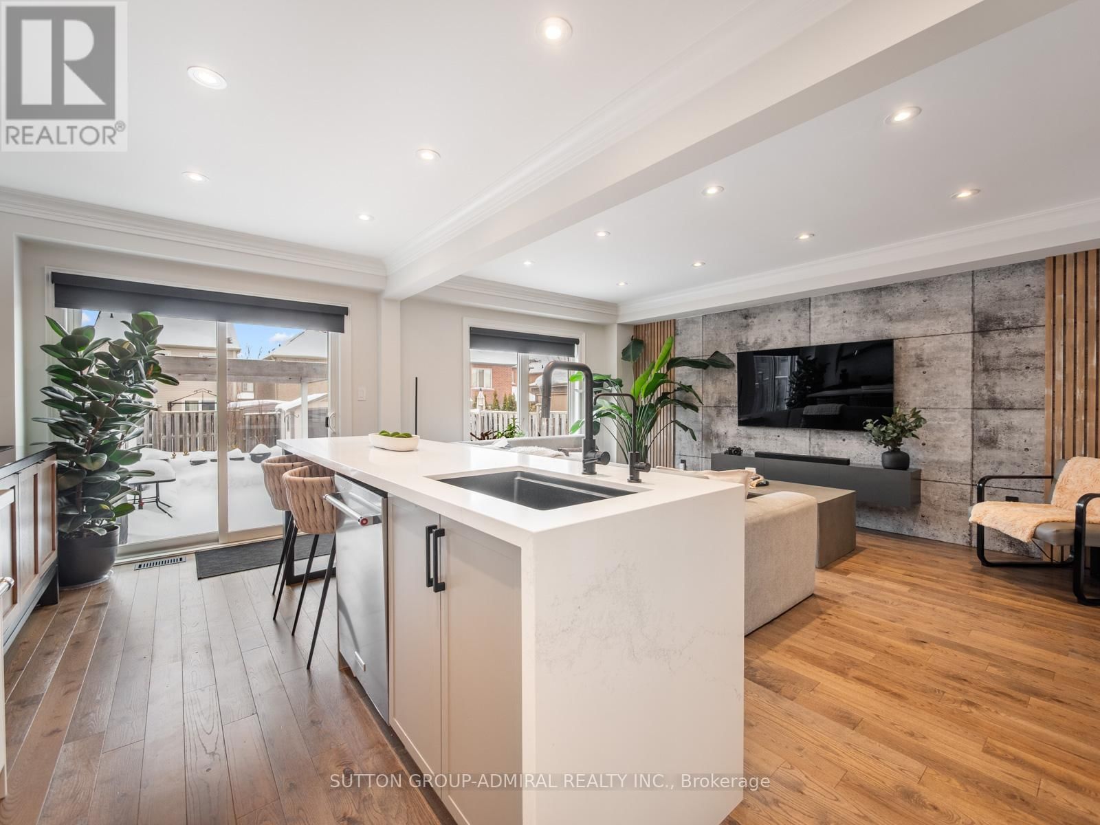 14 BOOTH STREET Image 13