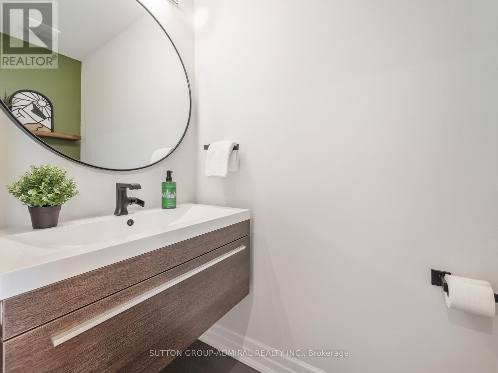 14 BOOTH STREET Image 16