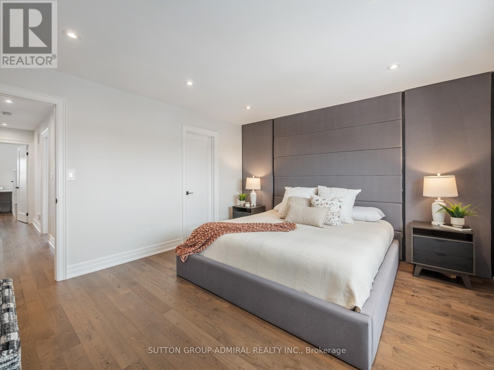 14 BOOTH STREET Image 20