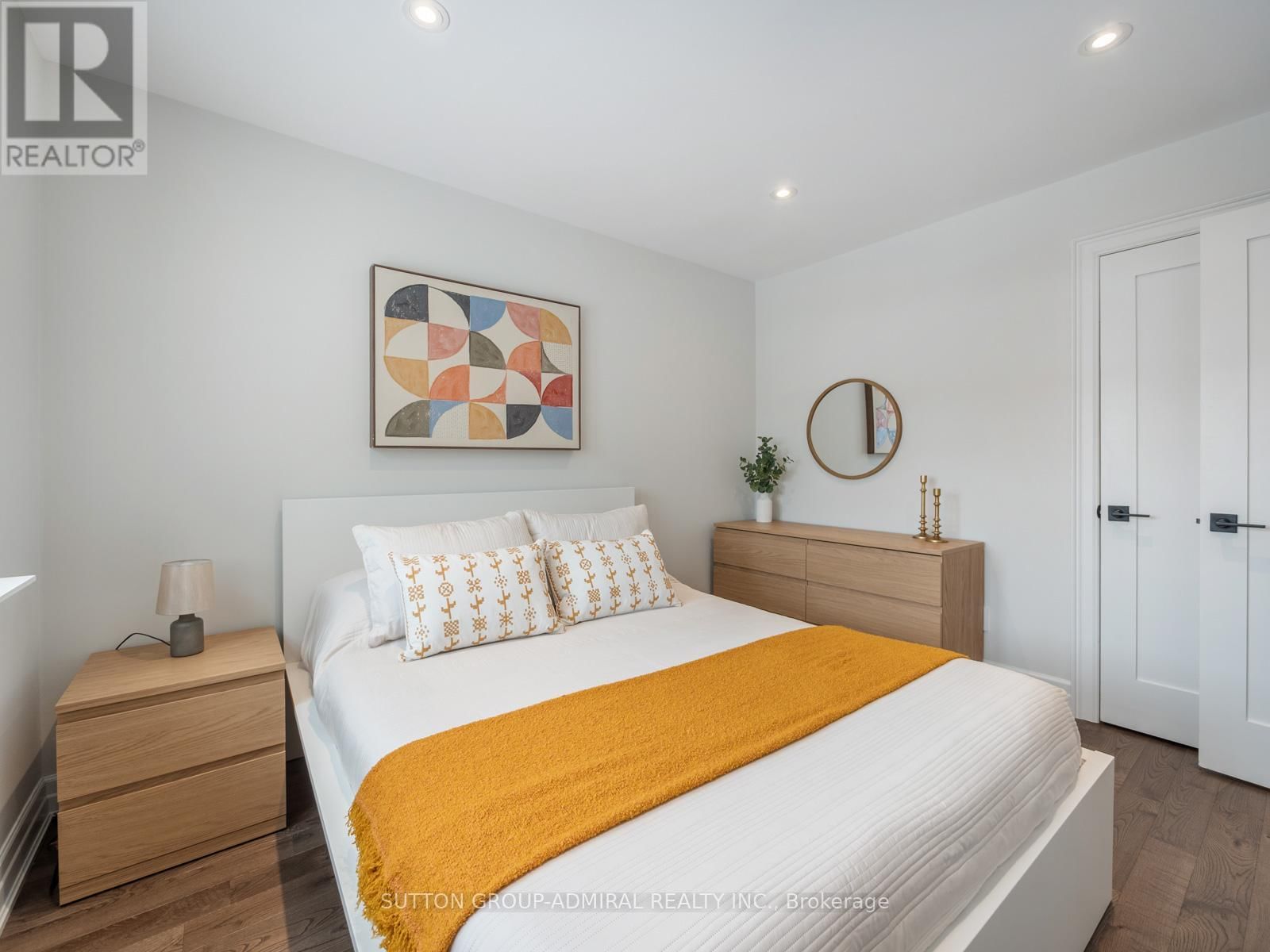 14 BOOTH STREET Image 25