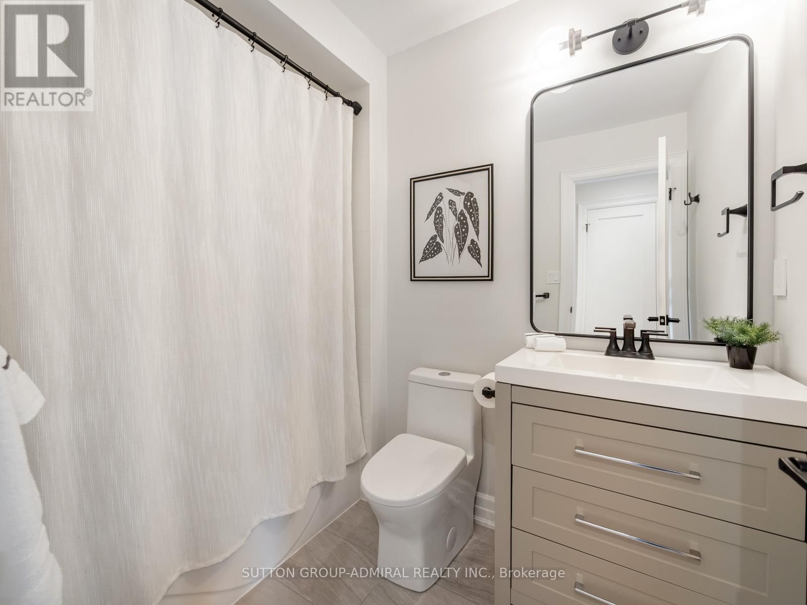 14 BOOTH STREET Image 29