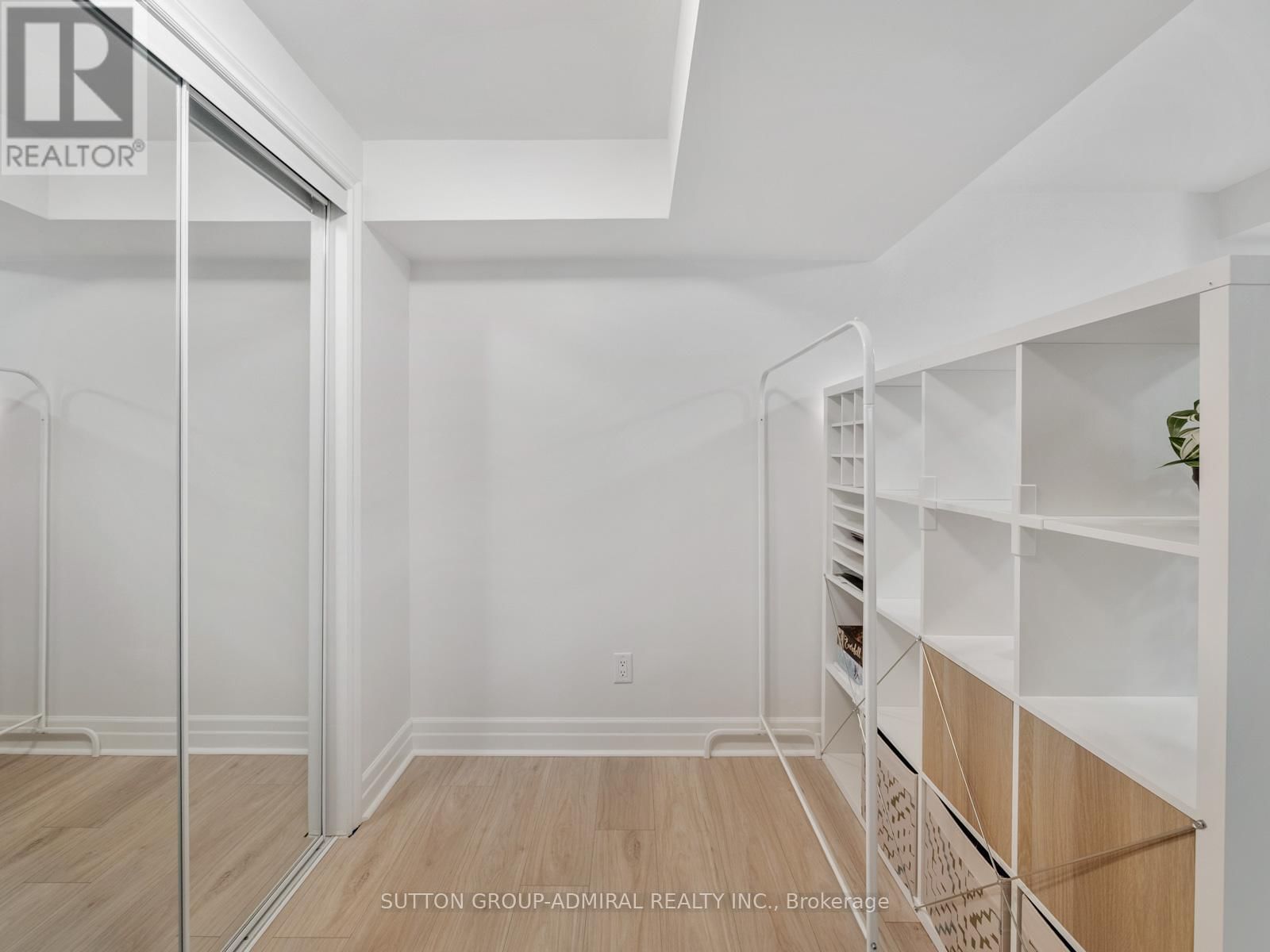 14 BOOTH STREET Image 34