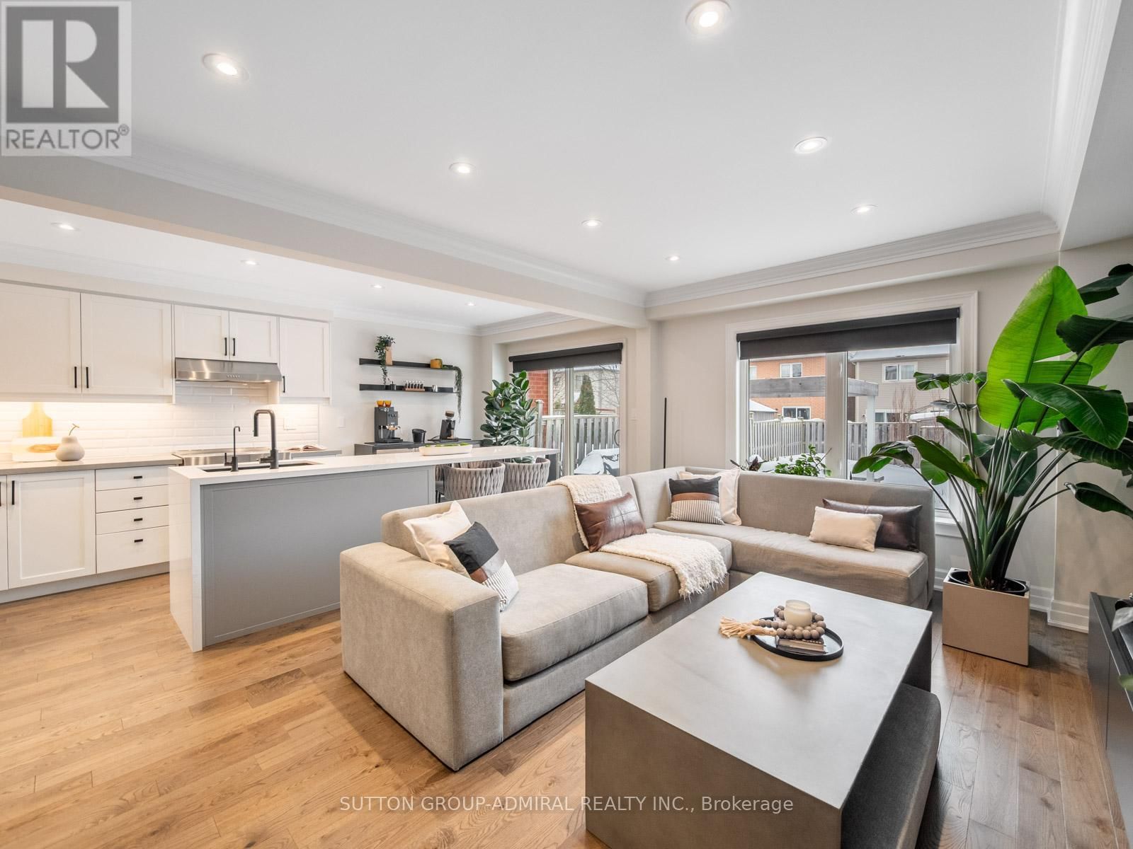 14 BOOTH STREET Image 6