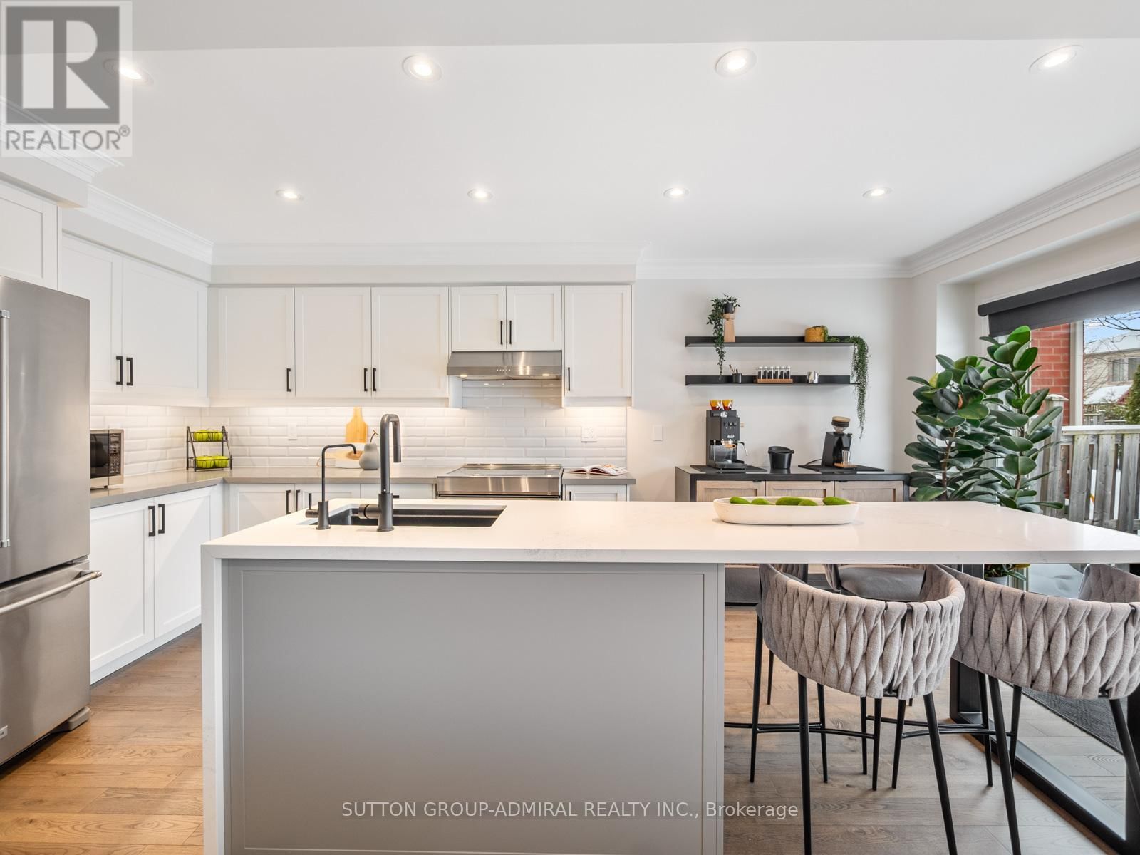 14 BOOTH STREET Image 8