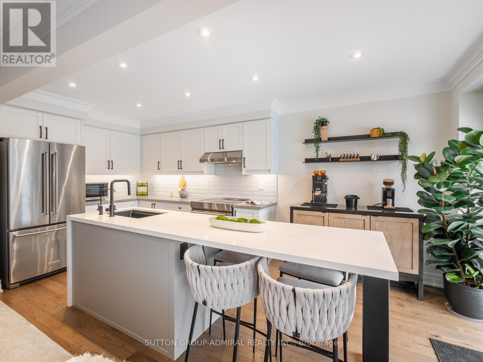 14 BOOTH STREET Image 9