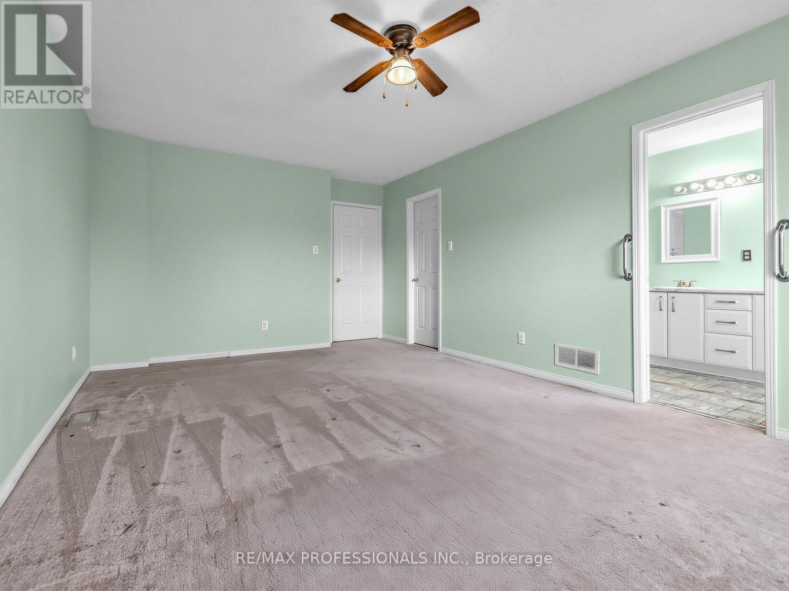 5 COATES CRESCENT Image 15