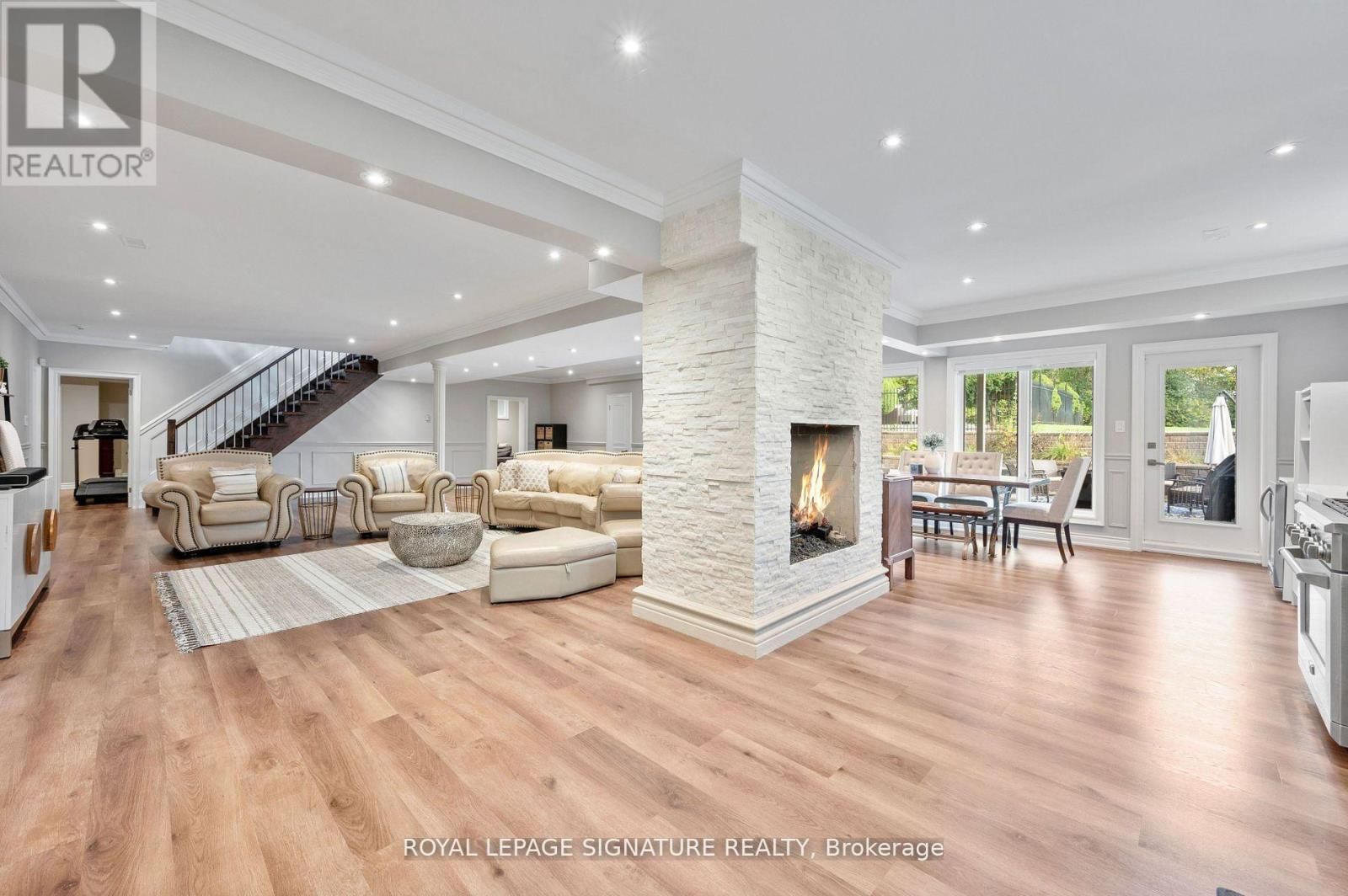 75 RACHELLE COURT Image 30