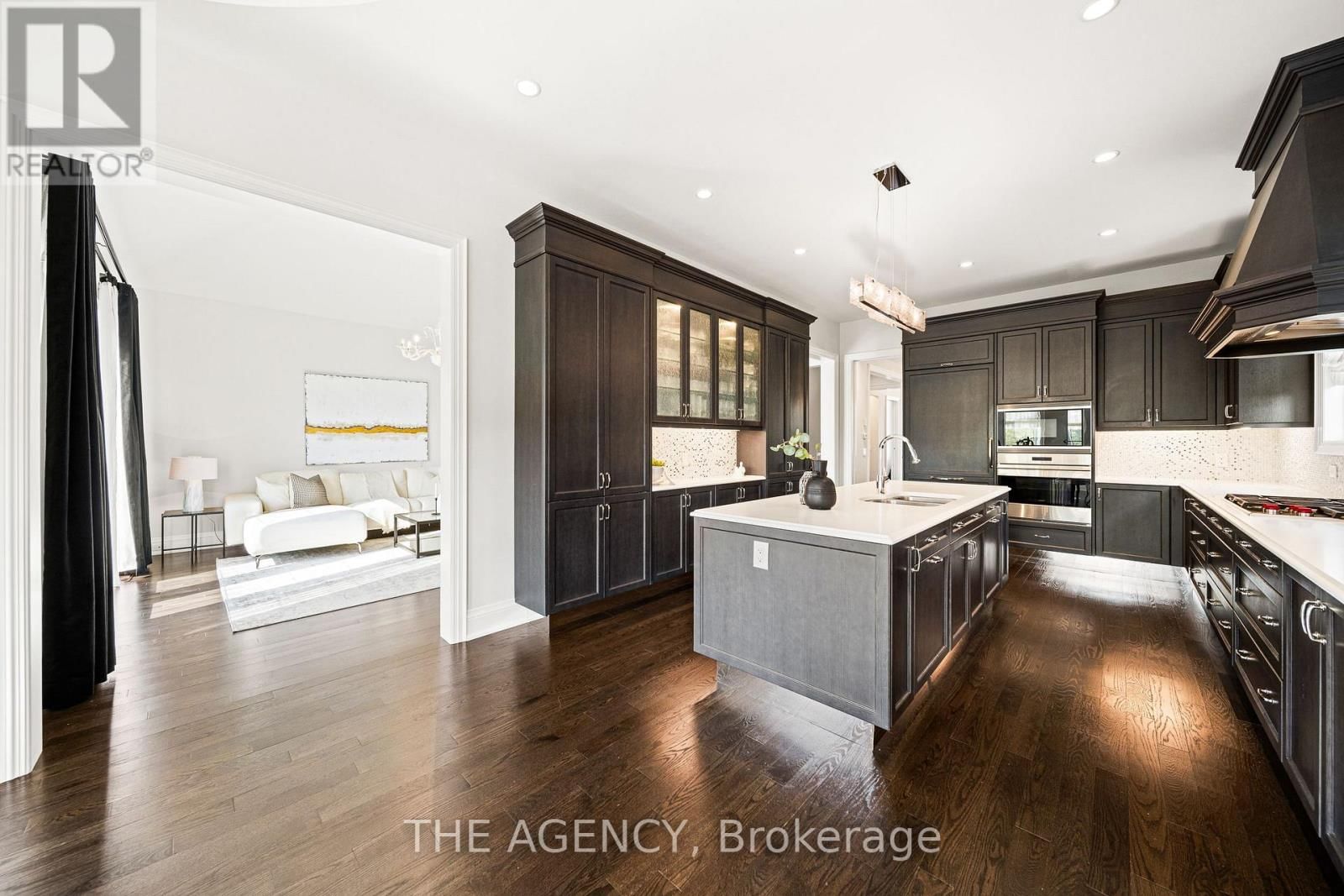 28 CHUCK ORMSBY CRESCENT Image 11