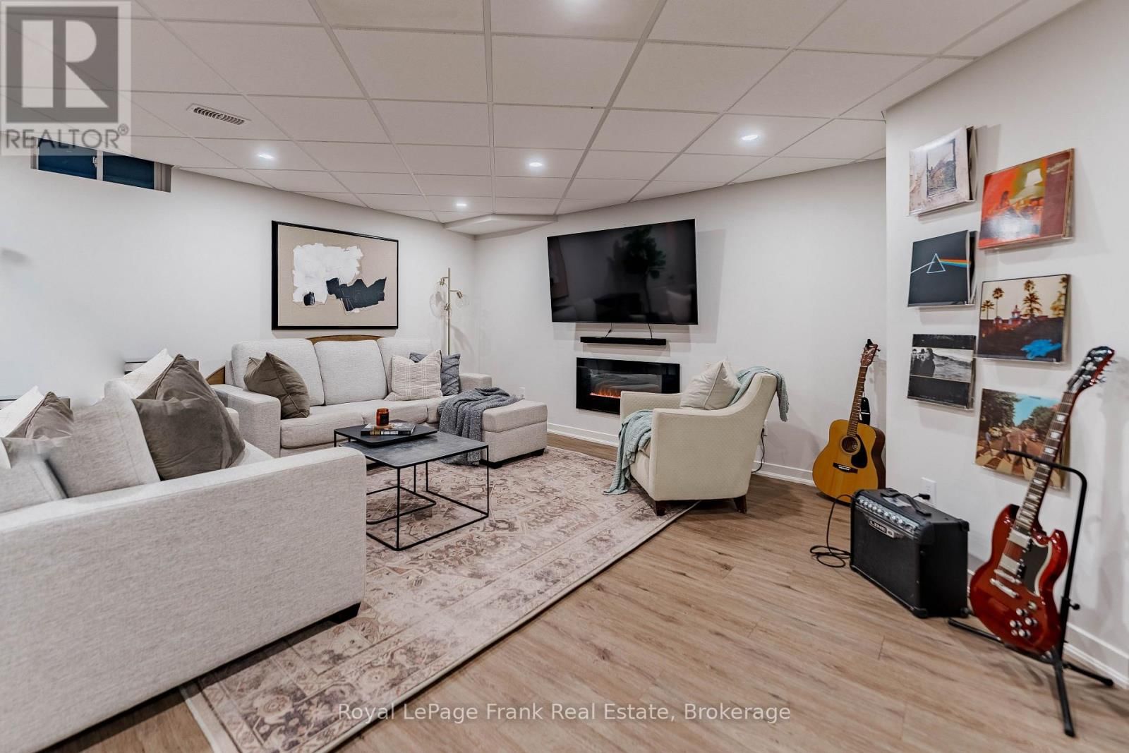 9 MICHAEL CUMMINGS COURT Image 18