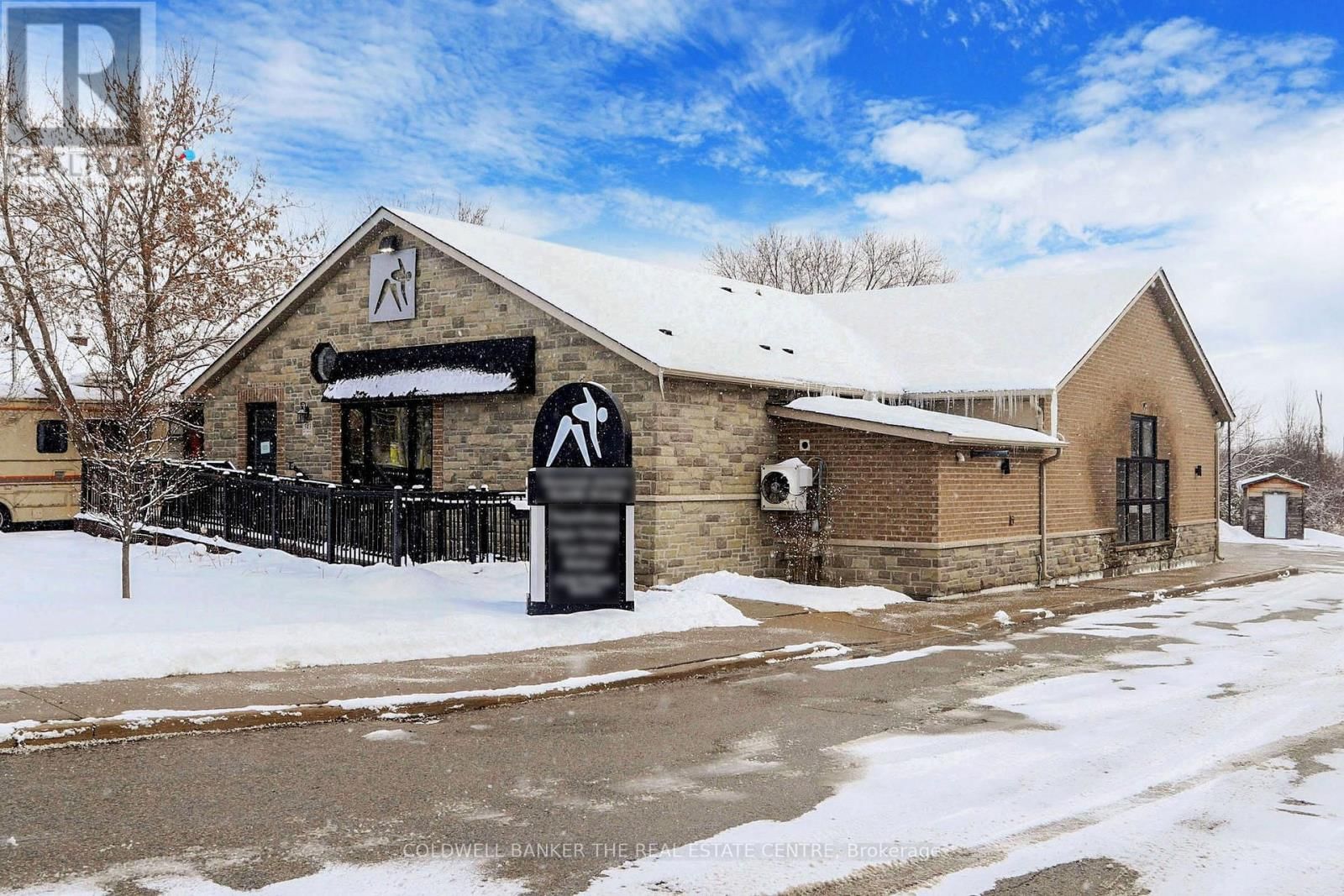 543 THE QUEENSWAY SOUTH Image 1