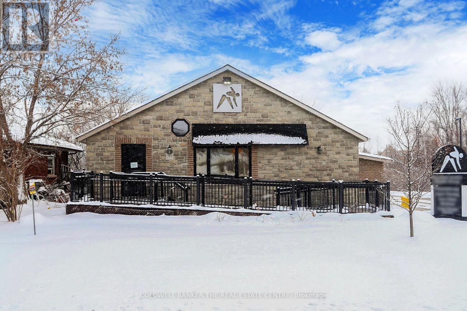 543 THE QUEENSWAY SOUTH Image 2