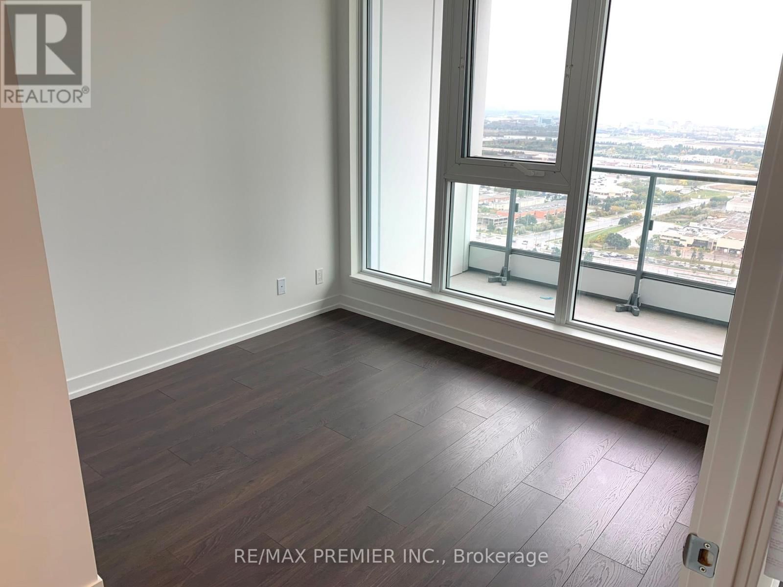 4205 - 898 PORTAGE PARKWAY Image 11