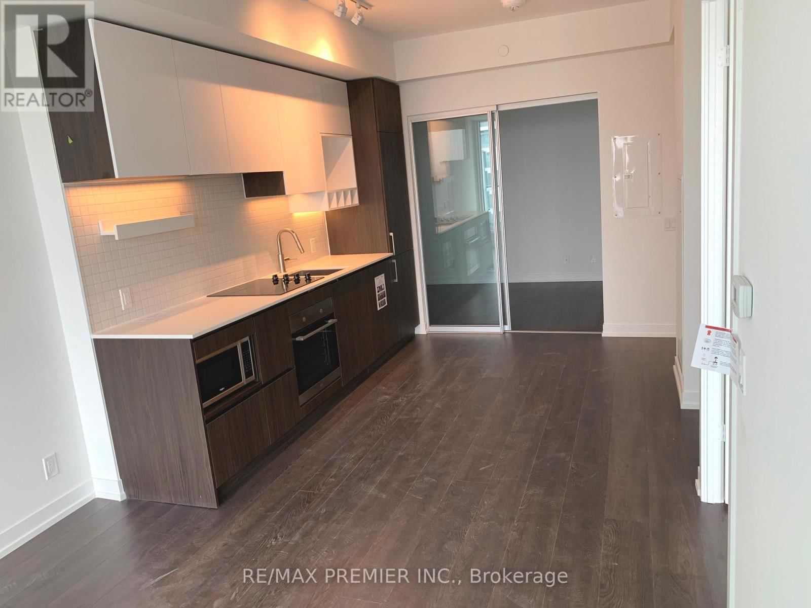 4205 - 898 PORTAGE PARKWAY Image 6