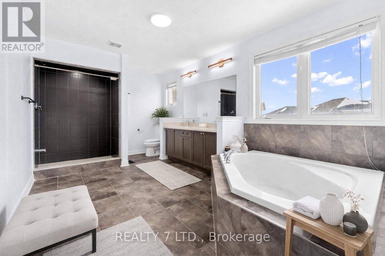 67 JEWELWING COURT Image 17